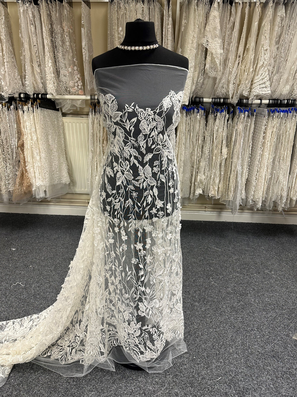 Ivory 3D Lace - Archibaldo