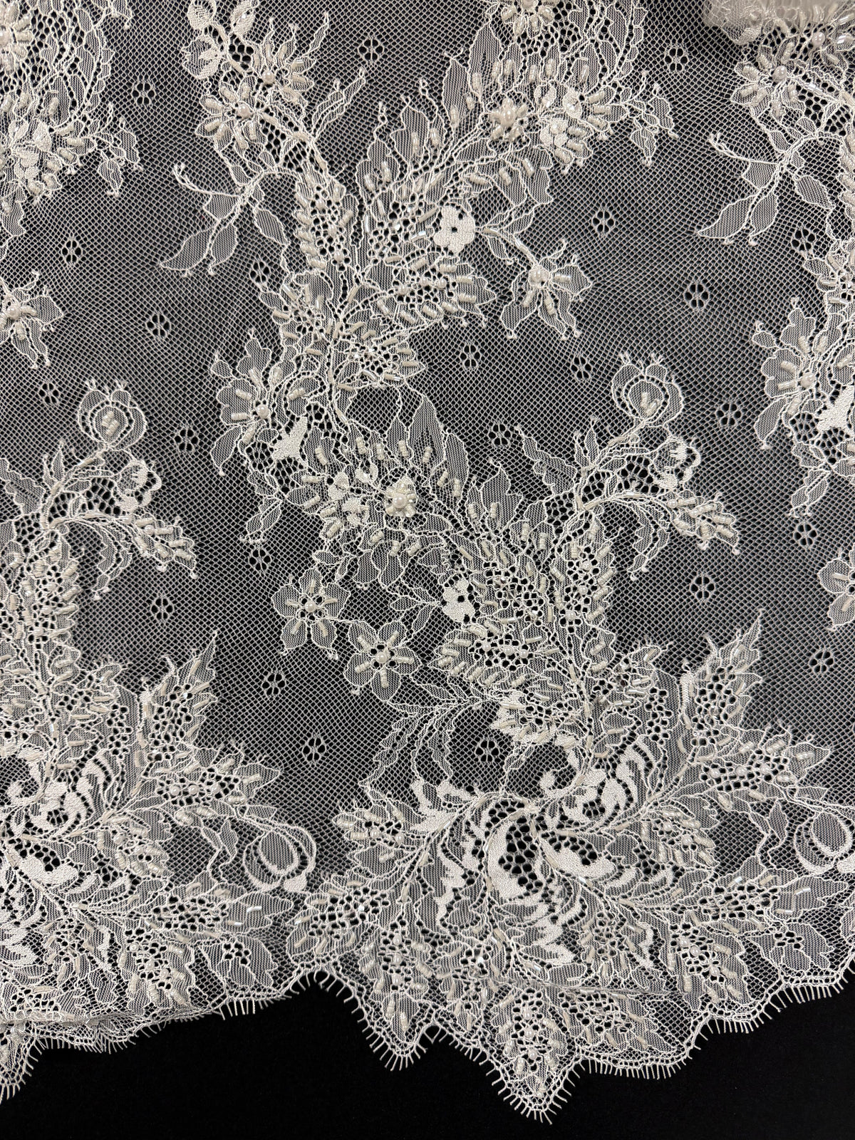 Ivory Raschel Lace - LB5003