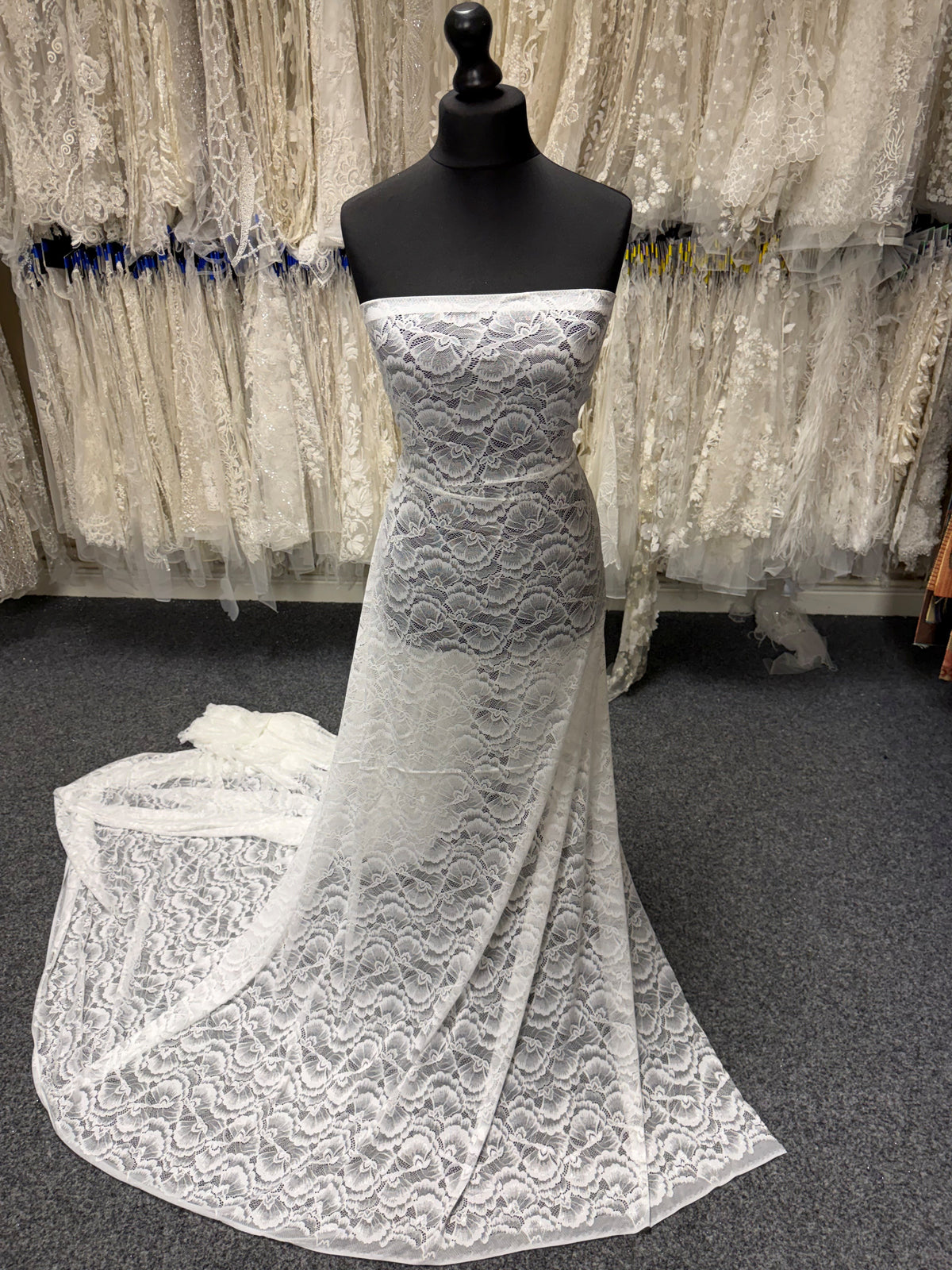 Light Ivory Stretch Lace - LB7008