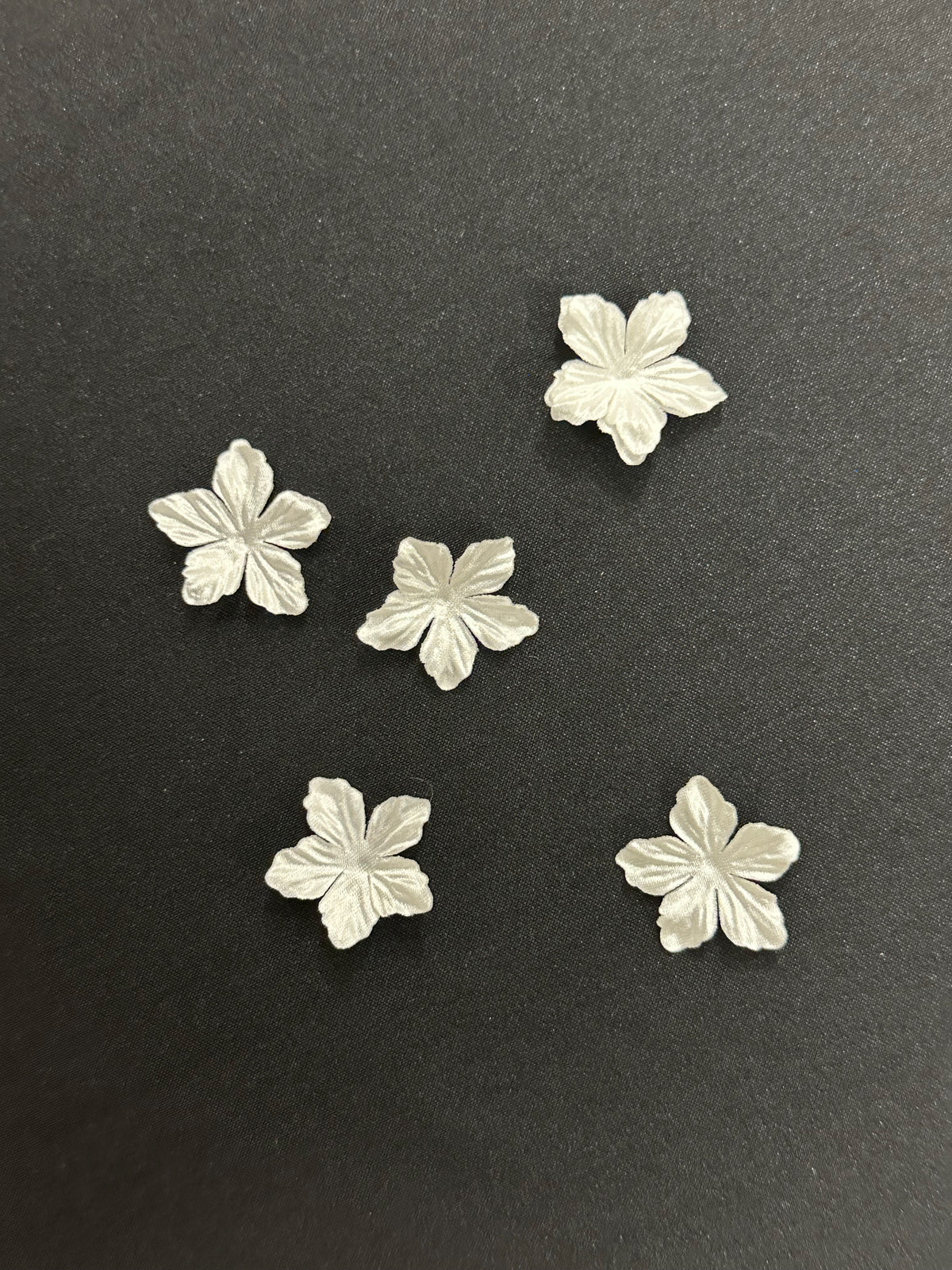 Pale Ivory Laser Cut Flower - MM0008 (pack of 144)