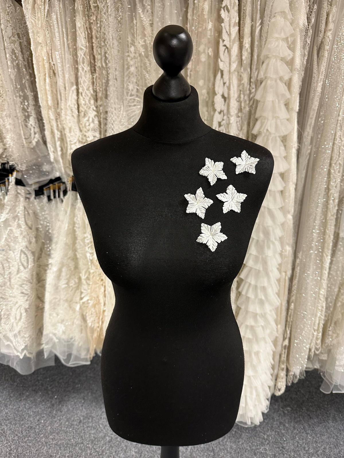 Pale Ivory Eco 5 Petal Flowers - MM0031 (Bag of 144)