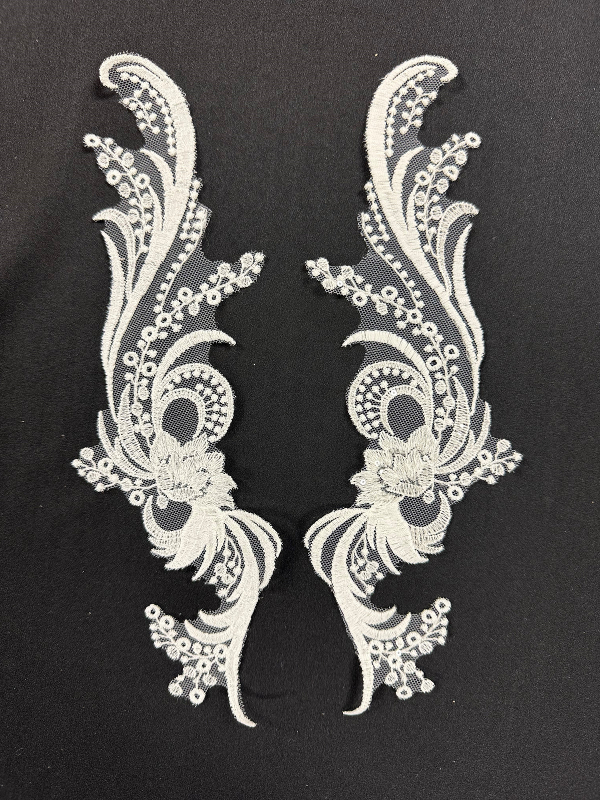 Ivory Embroidered Lace Appliques - MT6006