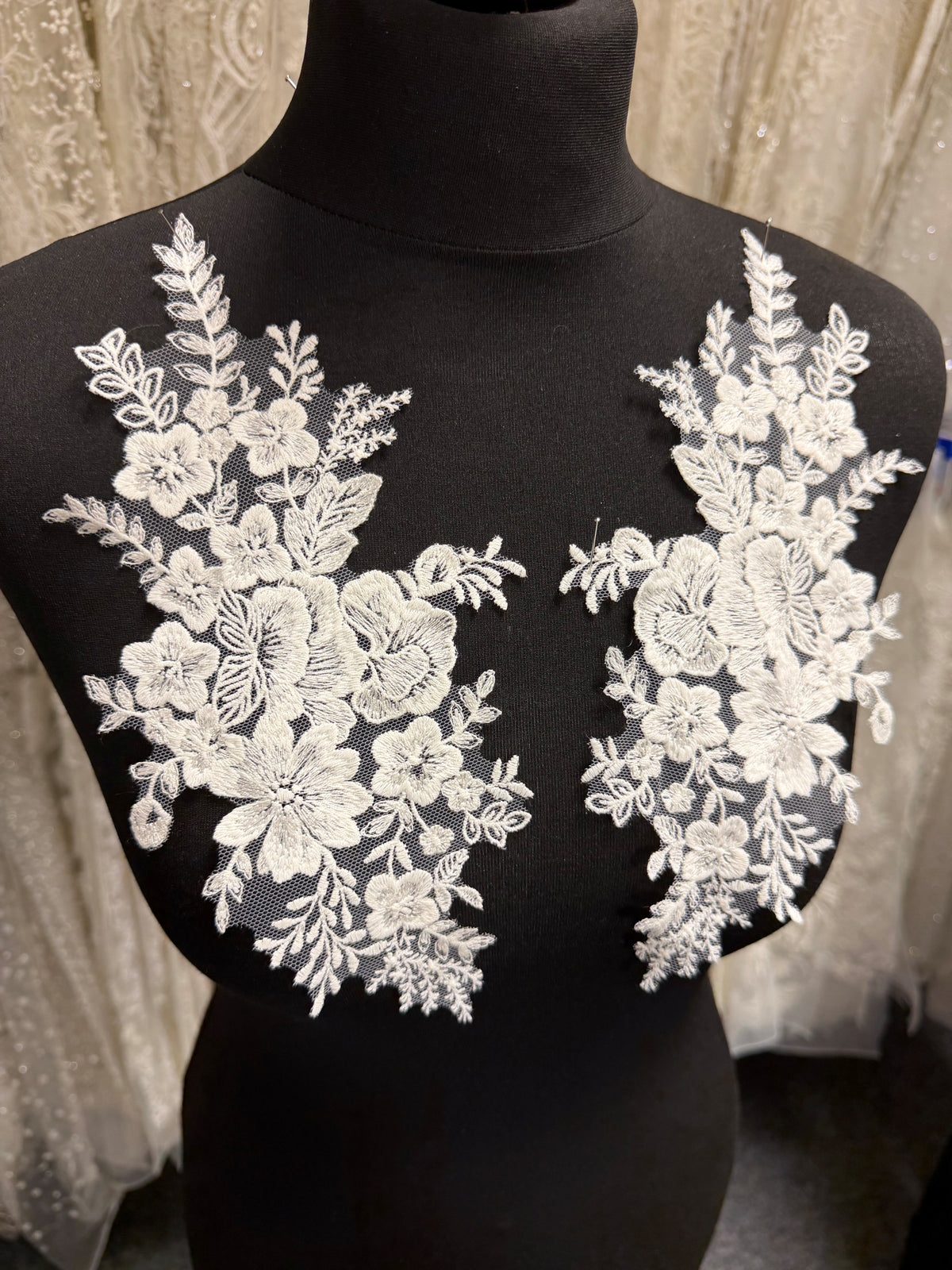Ivory Lace Appliques - MT8013