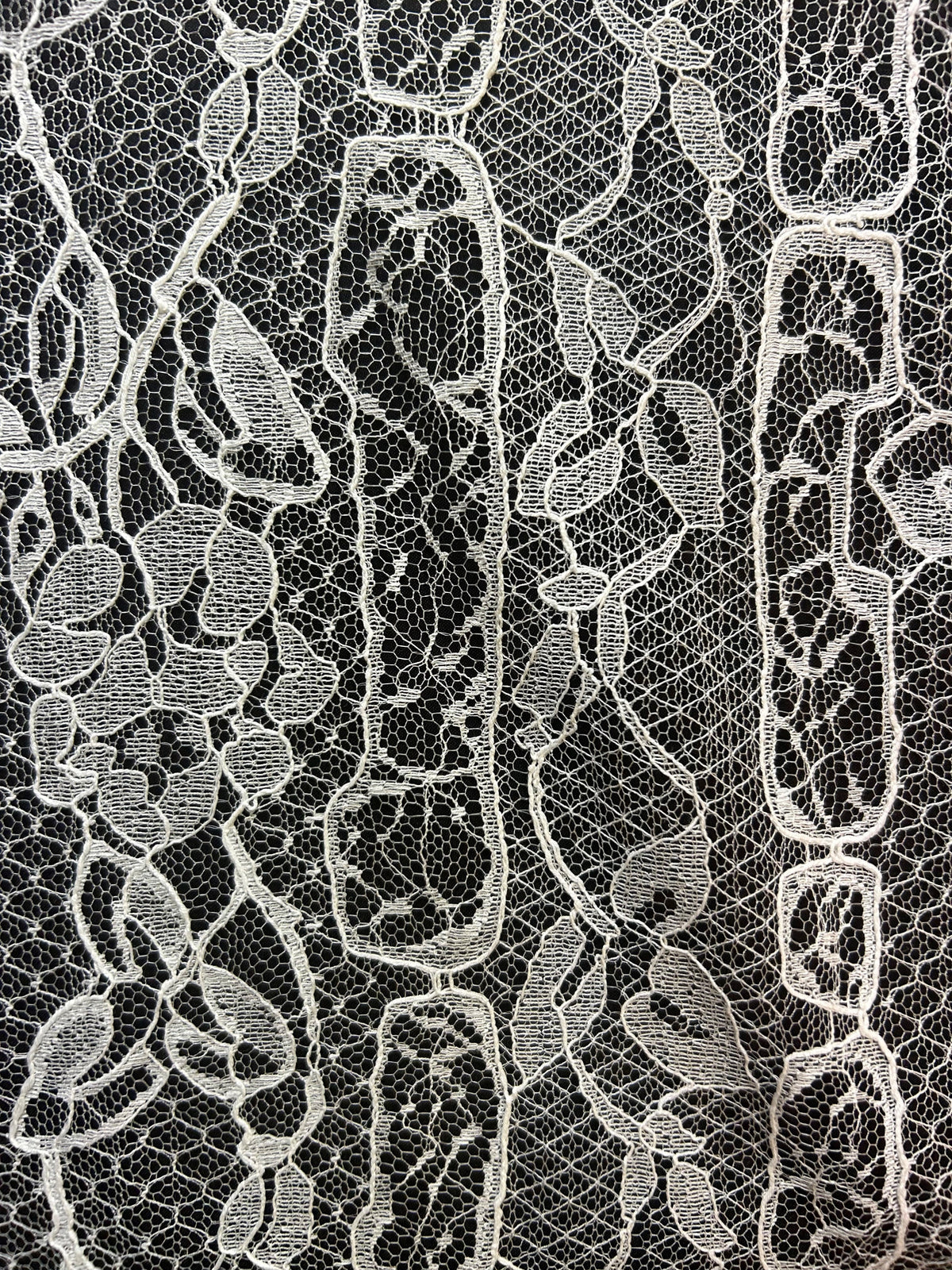 Ivory Chantilly Lace - Nuance