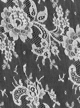 Ivory Chantilly Lace - P205