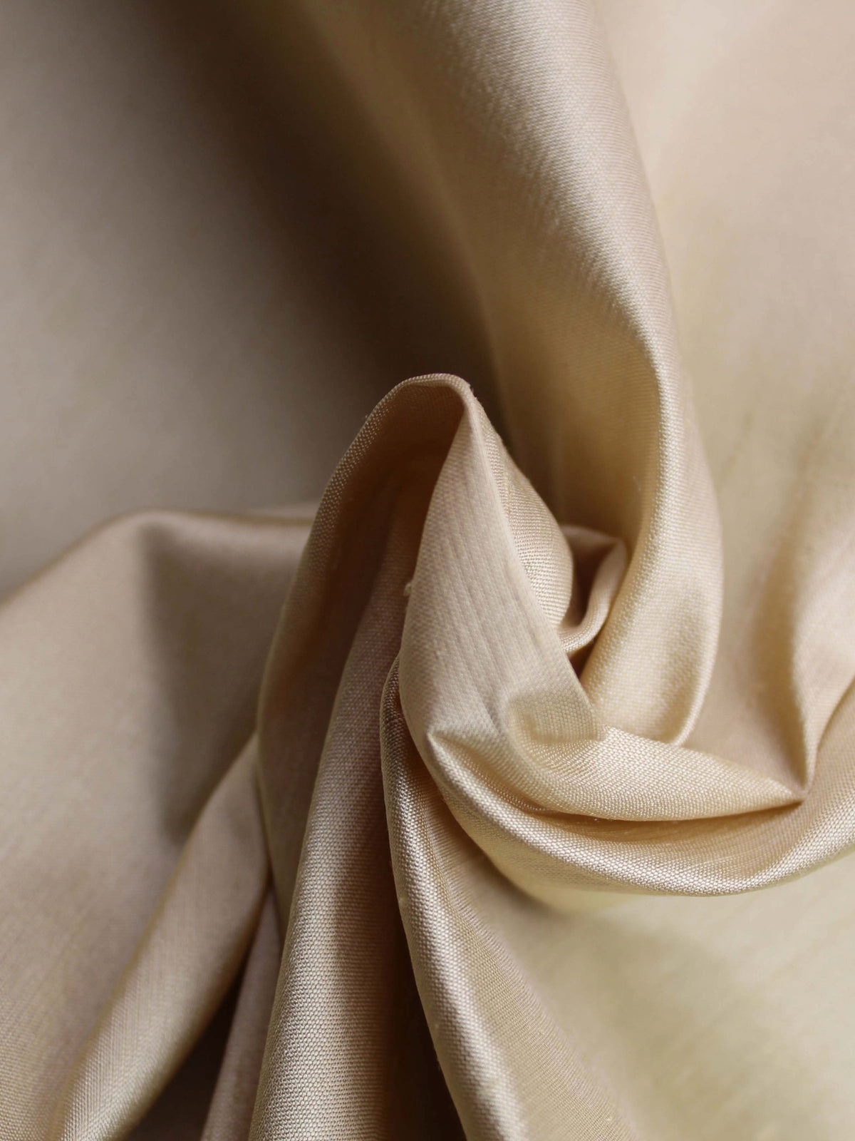 Light Gold Silk Dupion 150cm - P402