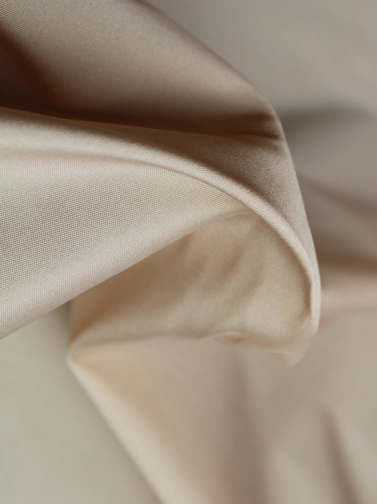Oyster Polyester Taffeta - P75
