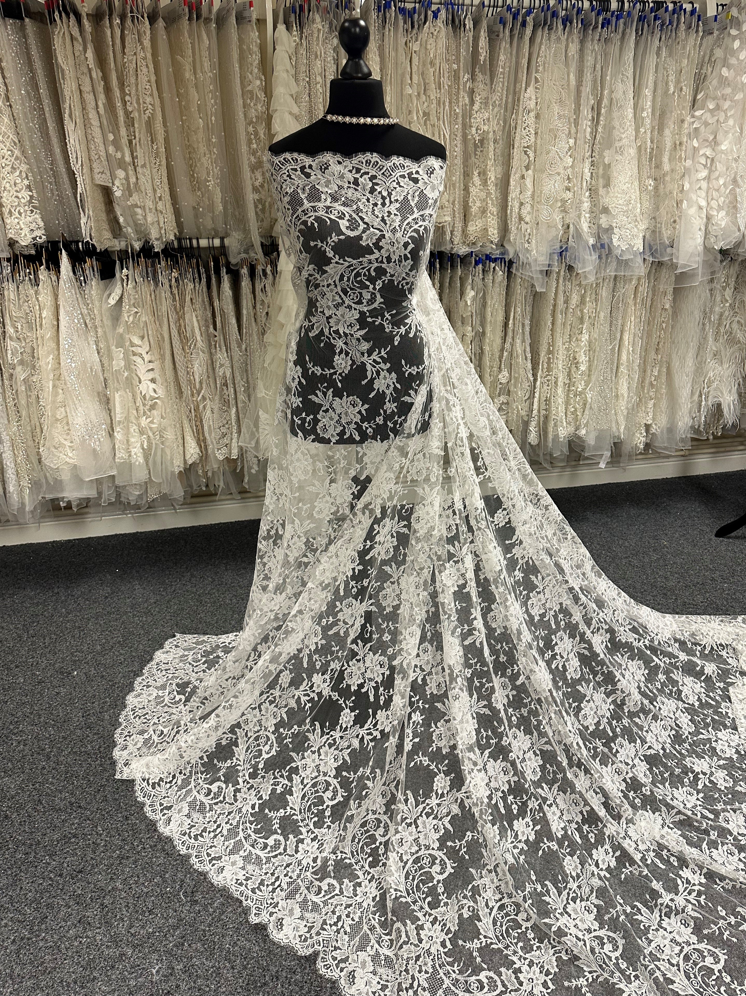 Ivory Chantilly Lace - Ditzy Ivory Chantilly Lace - Ditzy