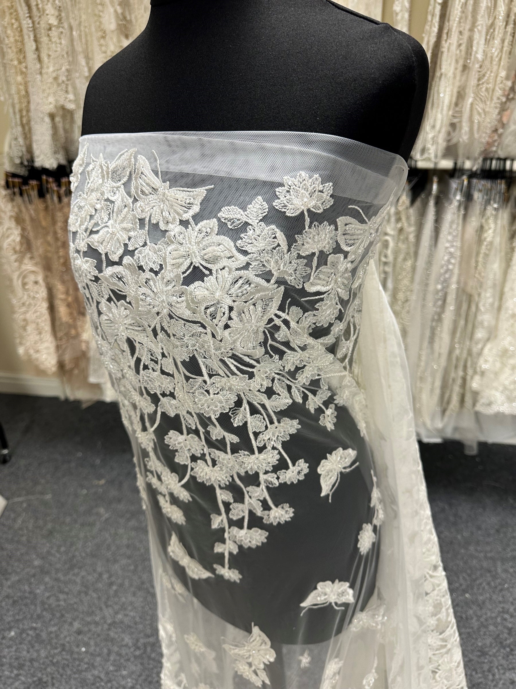Ivory Embroidered Lace - Renée
