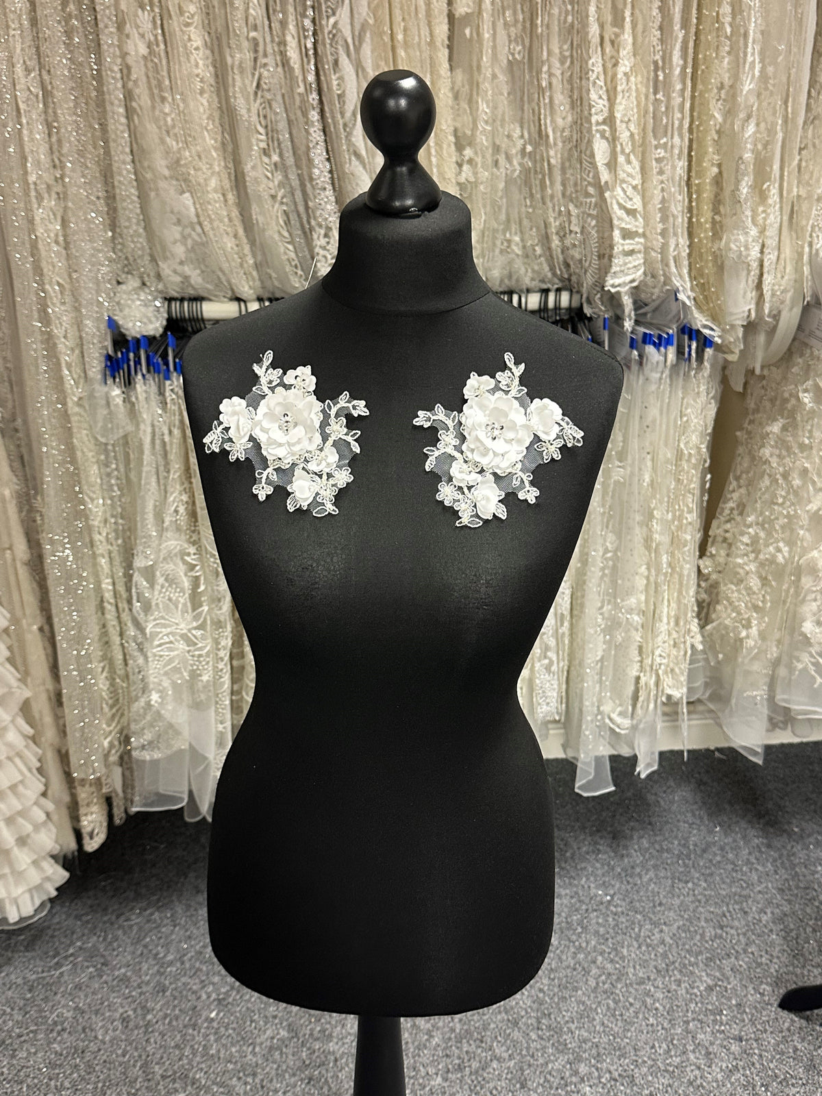 Ivory Beaded 3D Lace Appliques - T286