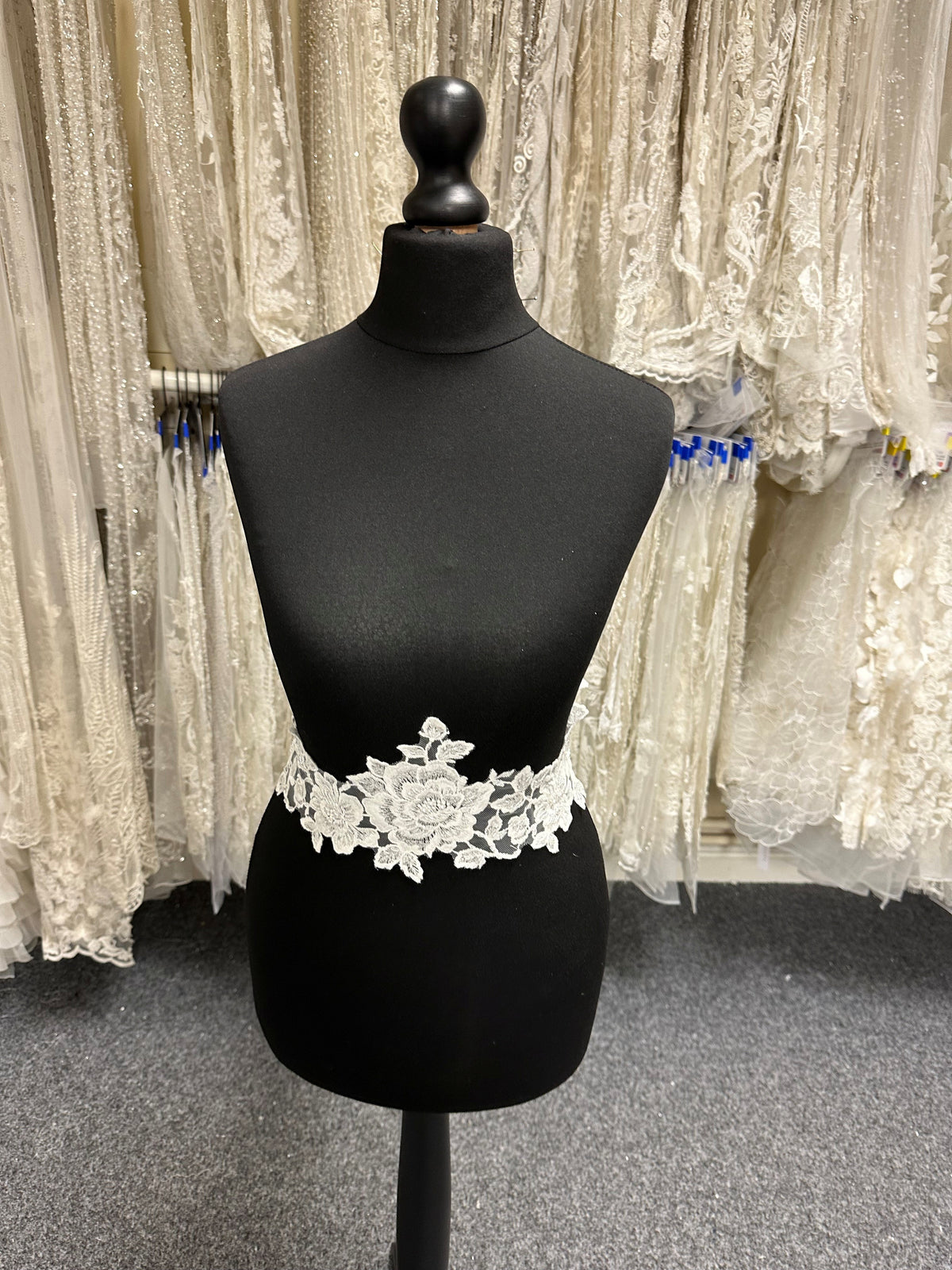 Ivory Beaded Lace Trim - T805