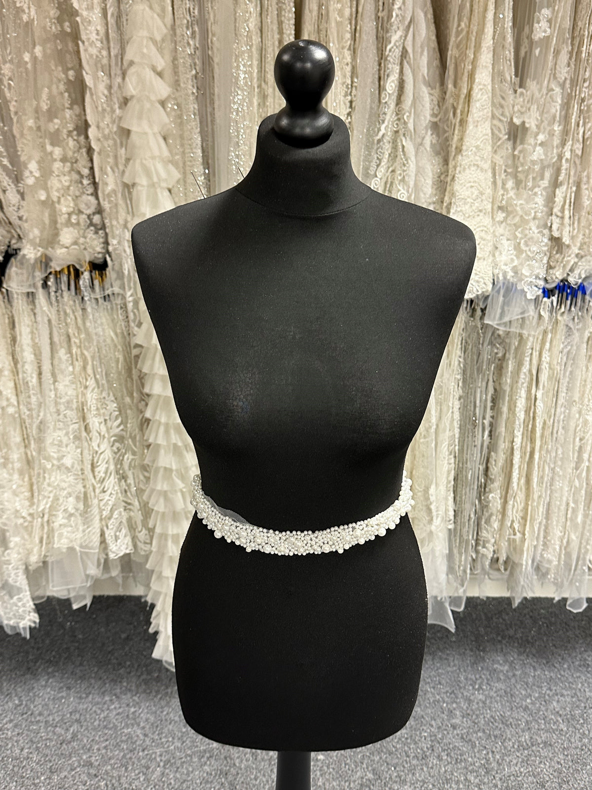 Pearl Dress Trim - Tongue