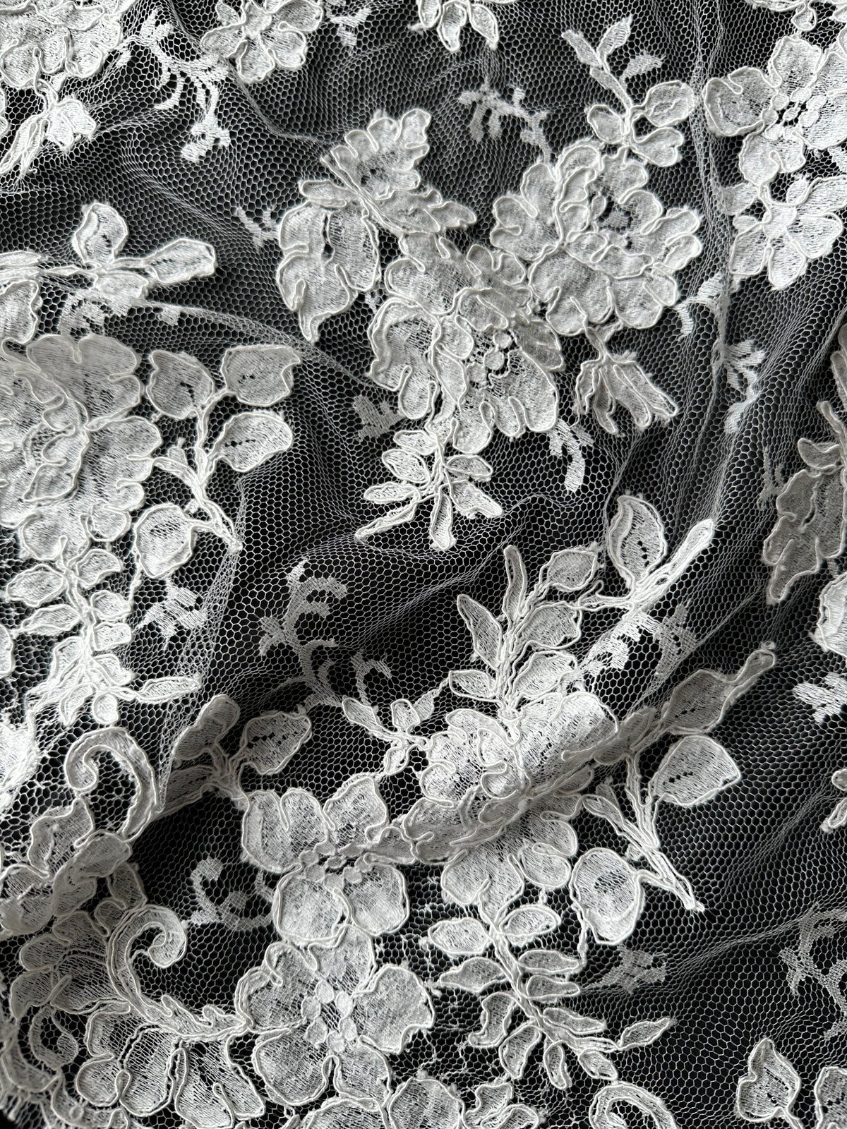 Ivory Corded Chantilly Lace – Zetina