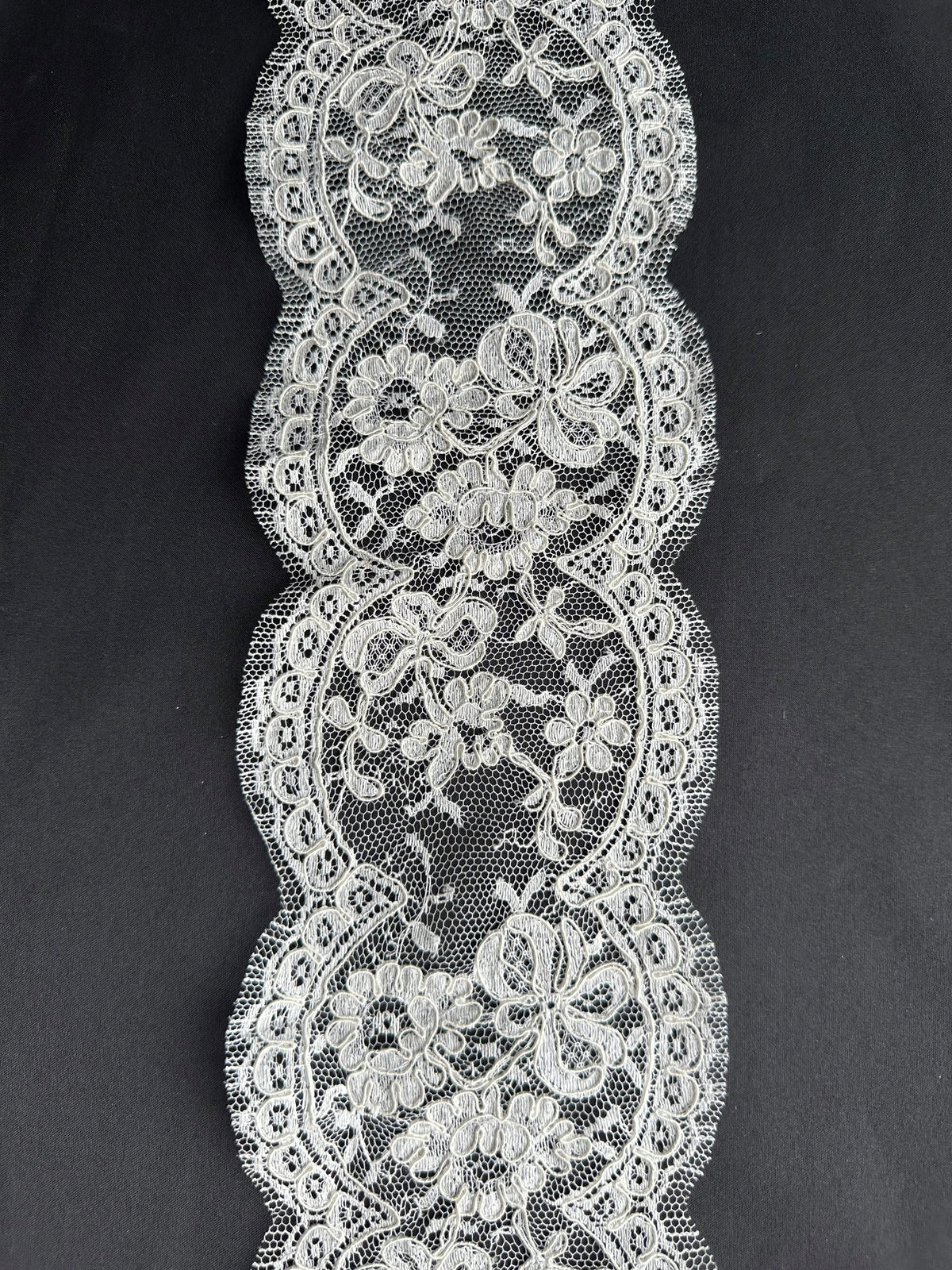 Ivory Corded Chantilly Lace Trim – Zetina