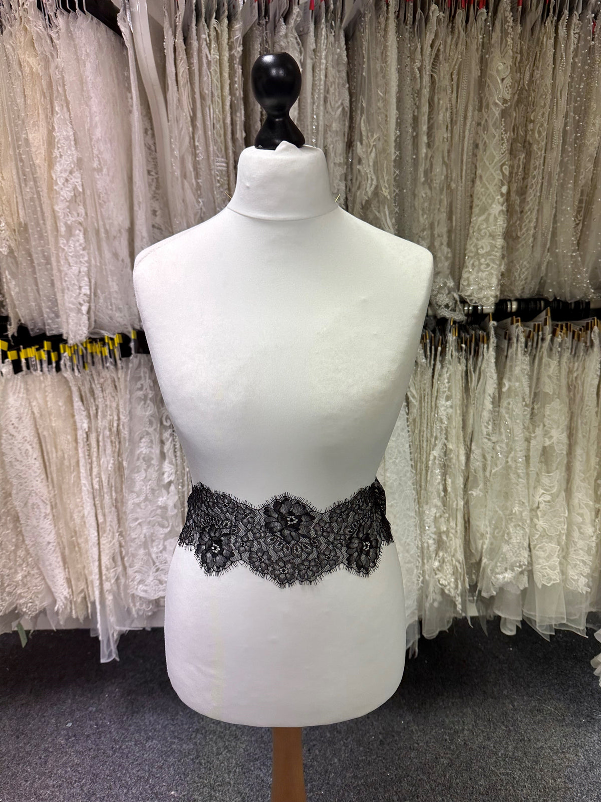 Black Lace Trim - Mina