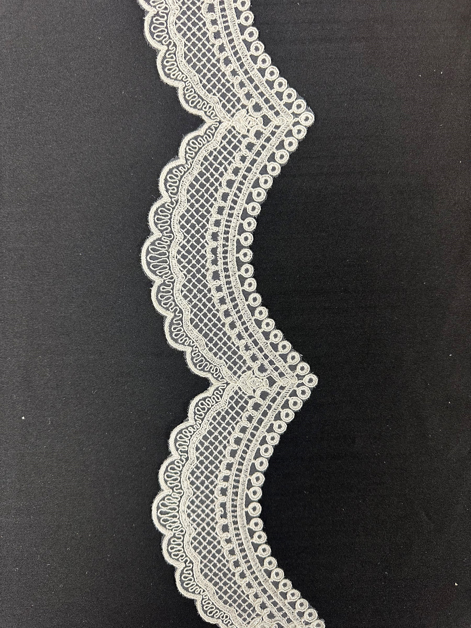 Ivory Corded Lace Trim - Elodea