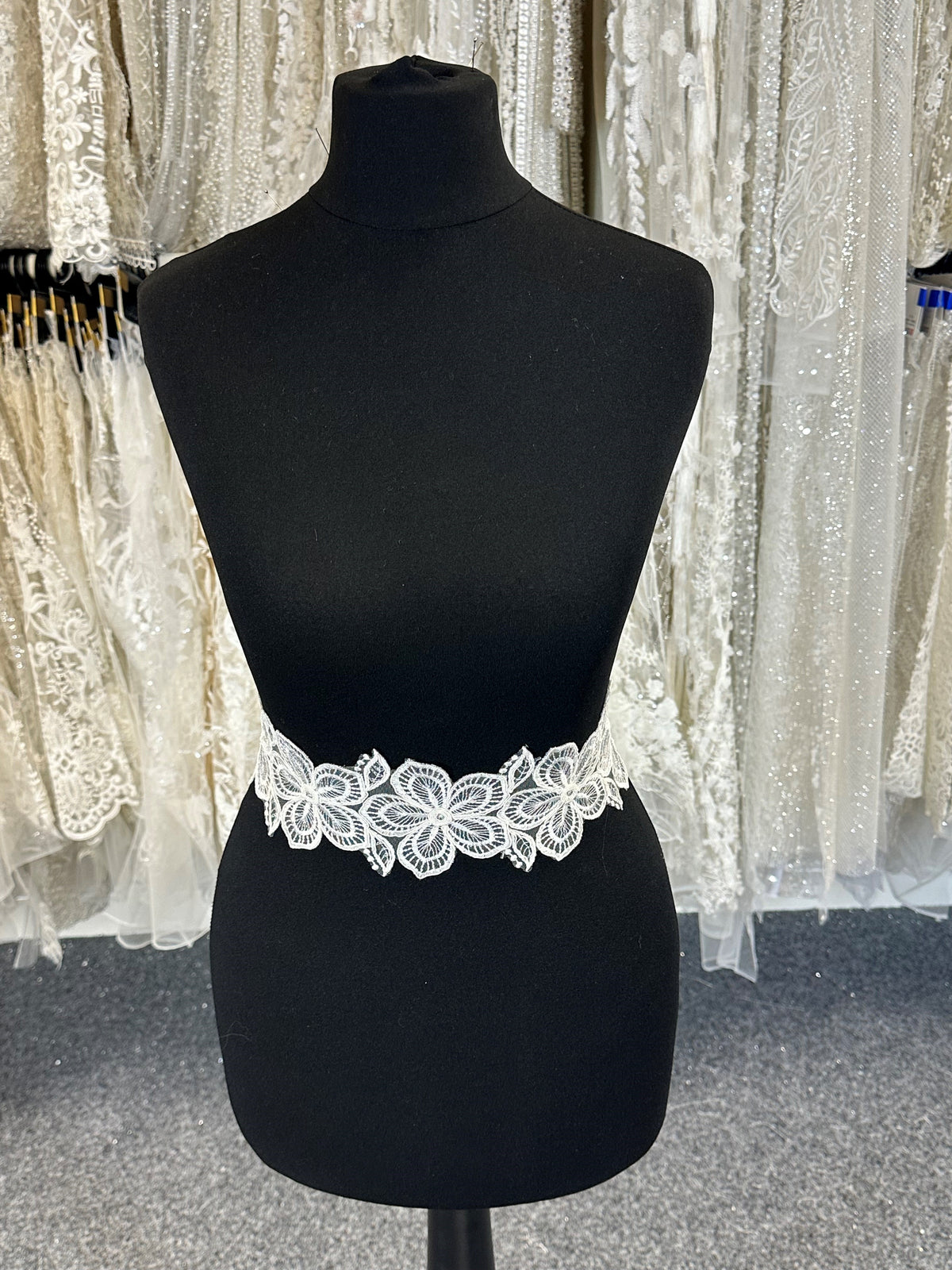 Ivory Corded Lace Trim - Daffodil