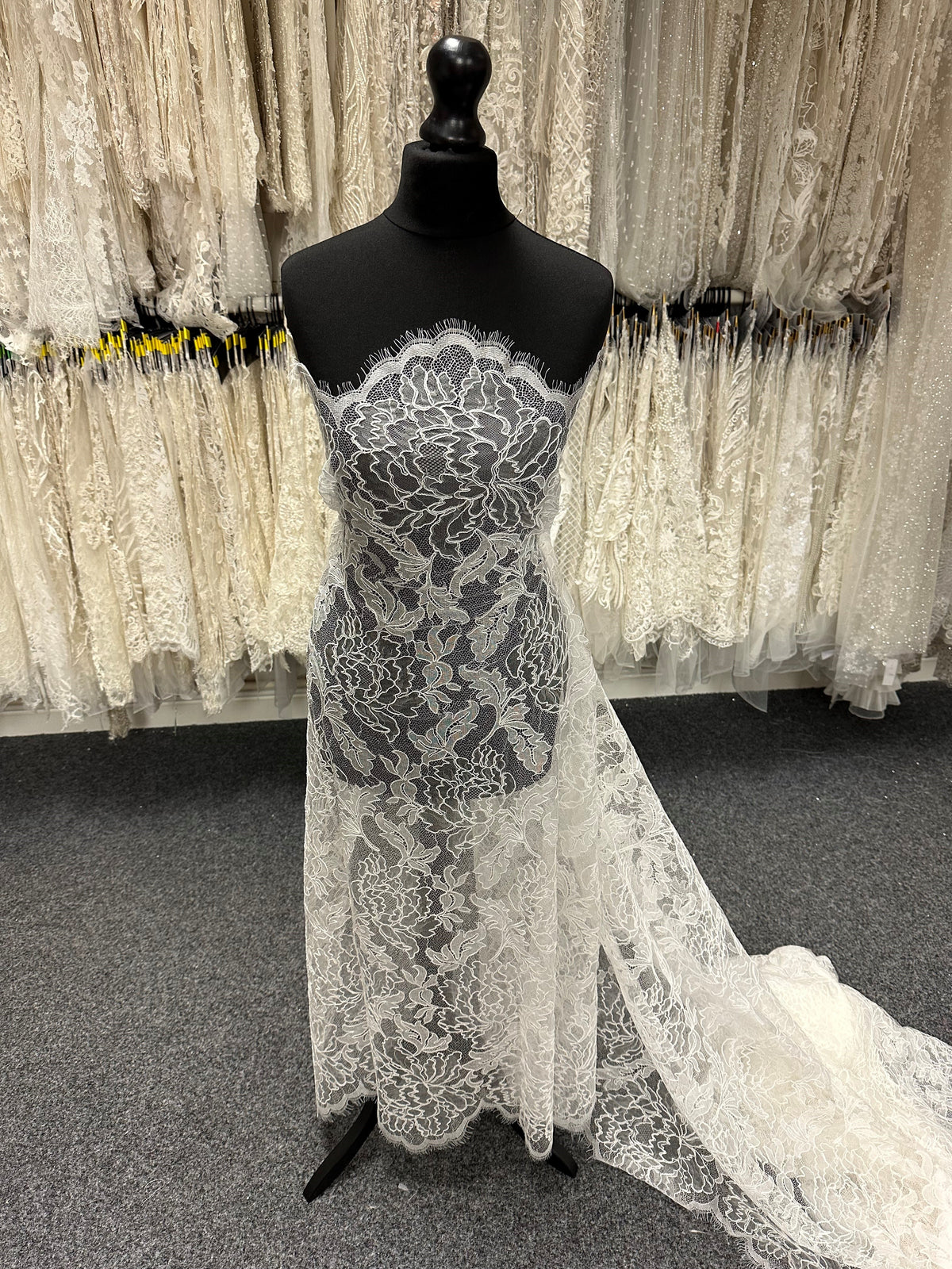 Ivory Corded Chantilly Lace - Terri