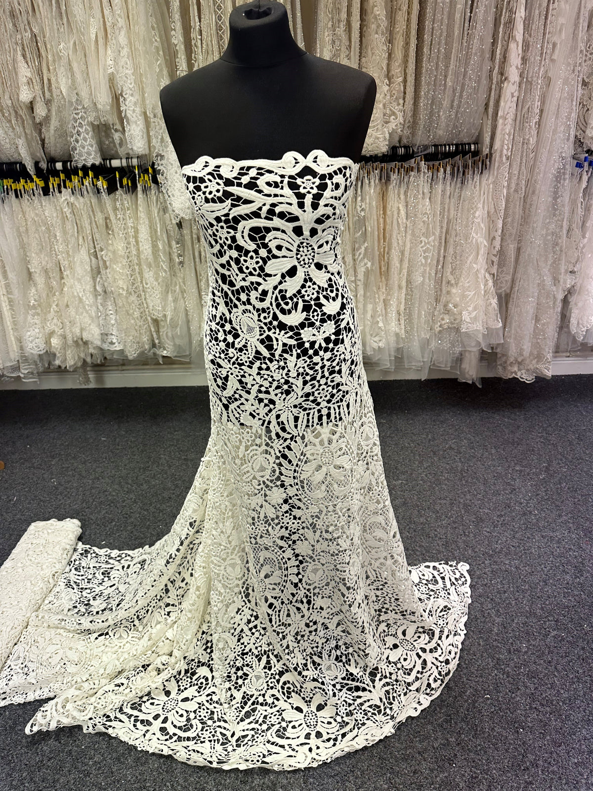 Ivory Guipure Lace - Uhura