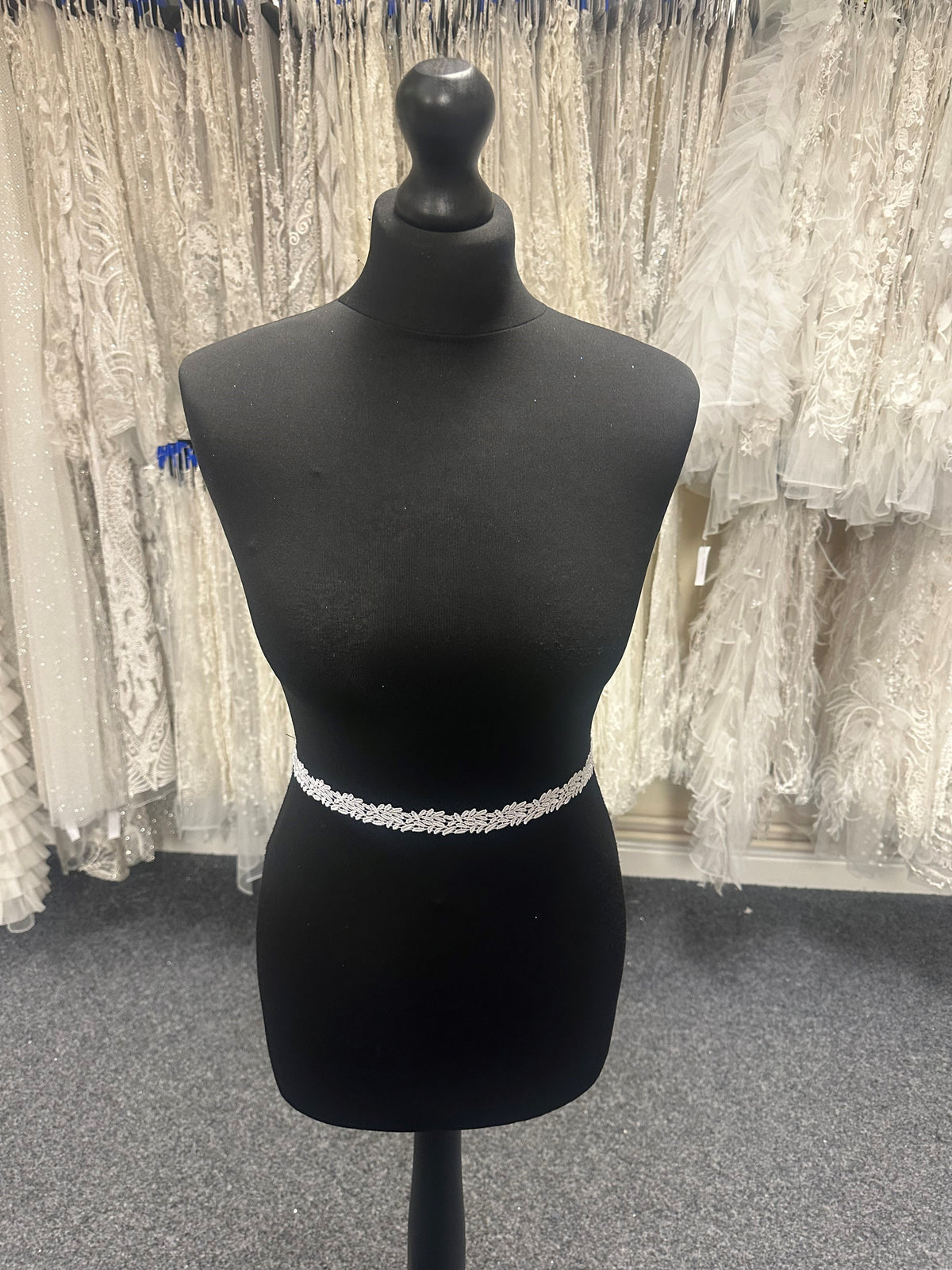 White Guipure Lace Trim - Claudia