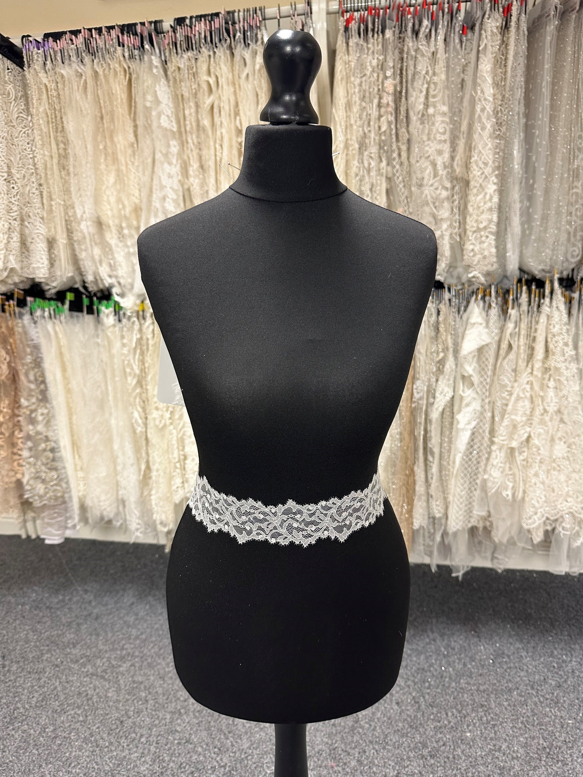 Ivory Lightweight Lace Trim - Merle