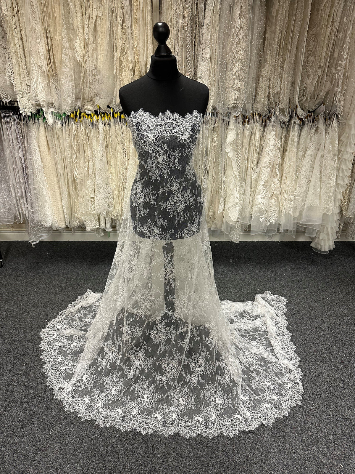 Ivory Corded Raschel Lace - Nubia