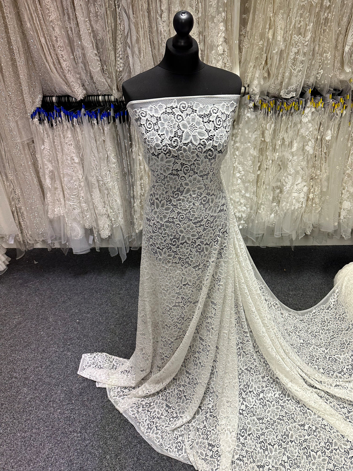 Ivory Stretch Guipure Lace - Laud