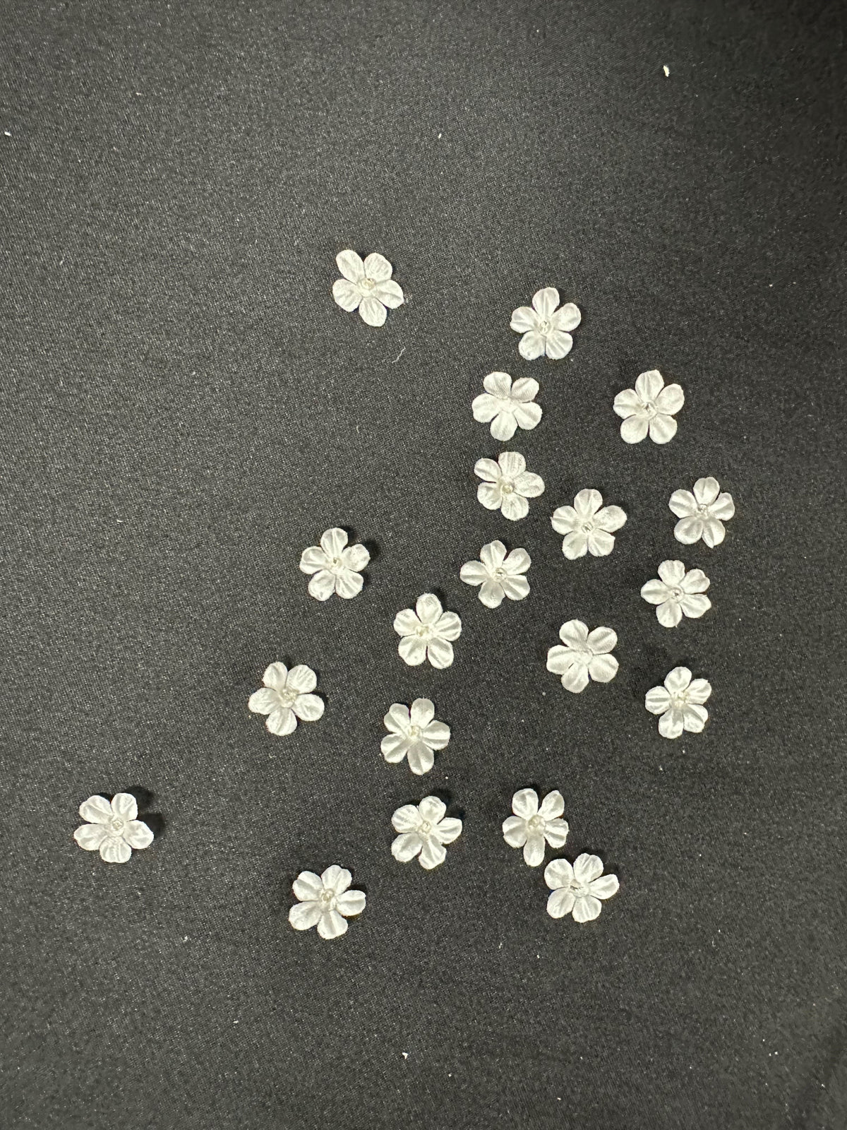 Ivory Laser Cut Flowers - M11 (Bag of 144)