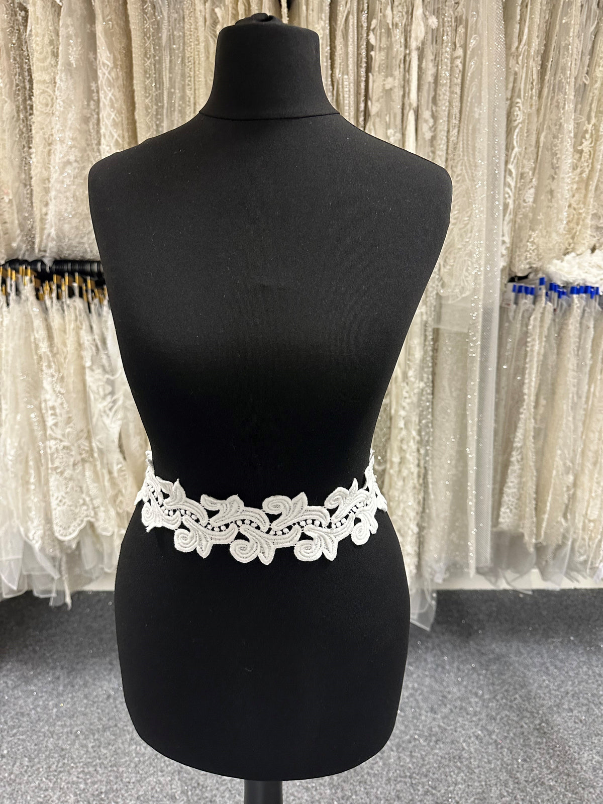 Ivory Guipure Lace Trim - Spoonbill