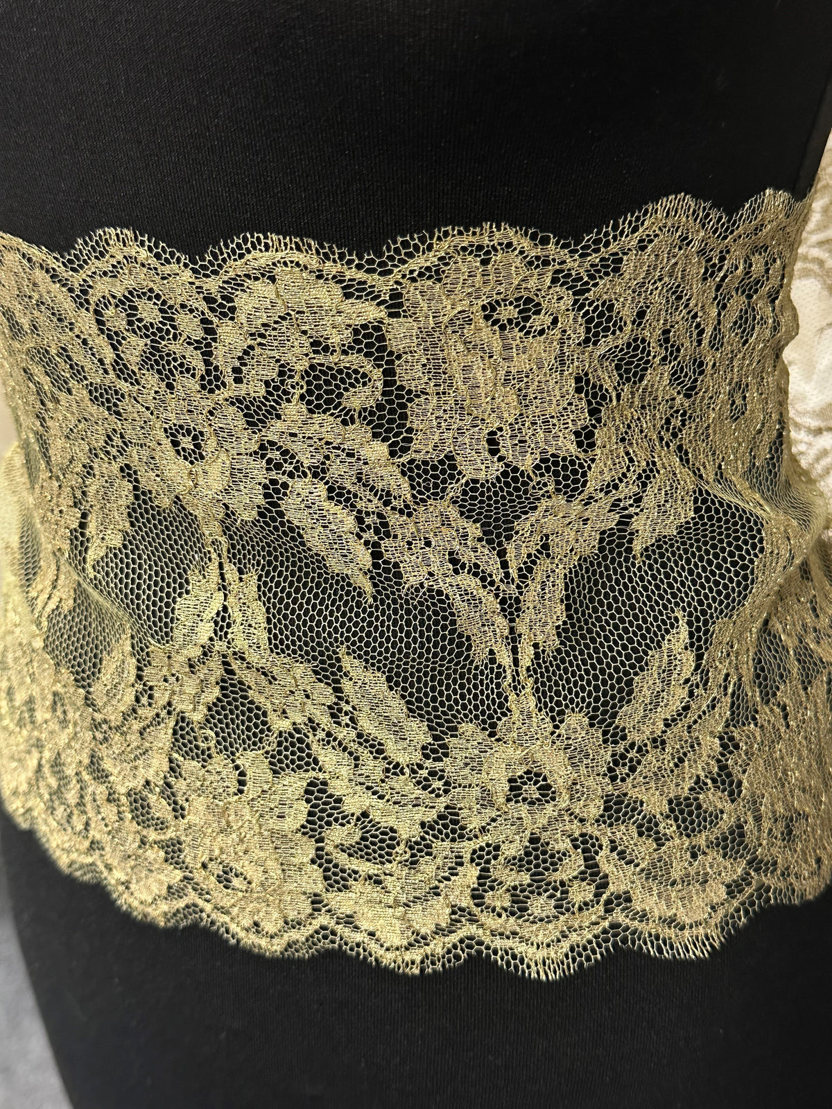 Gold Chantilly Lace Trim - Alazne