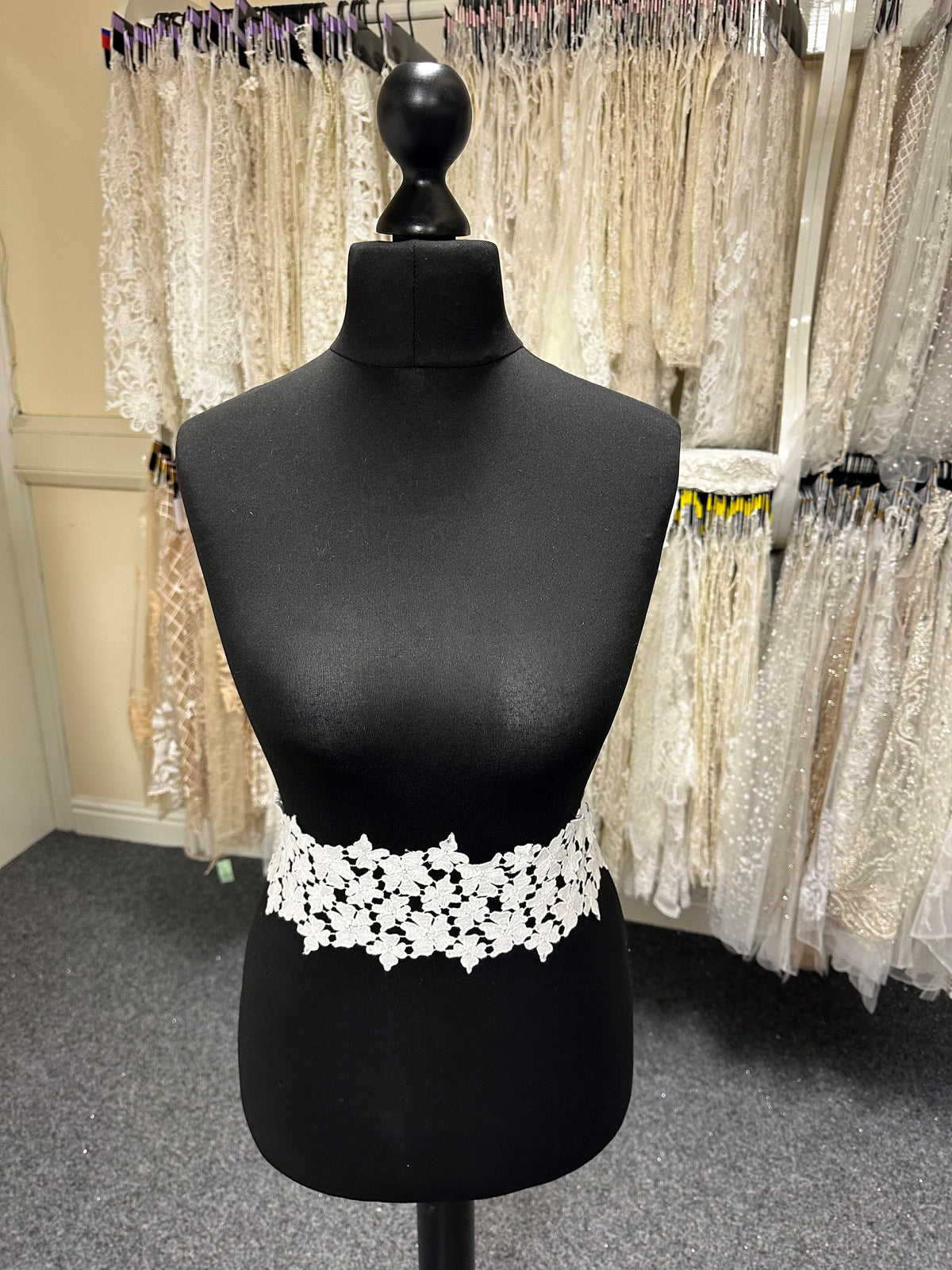 Ivory Guipure Lace Trim - Pheasant