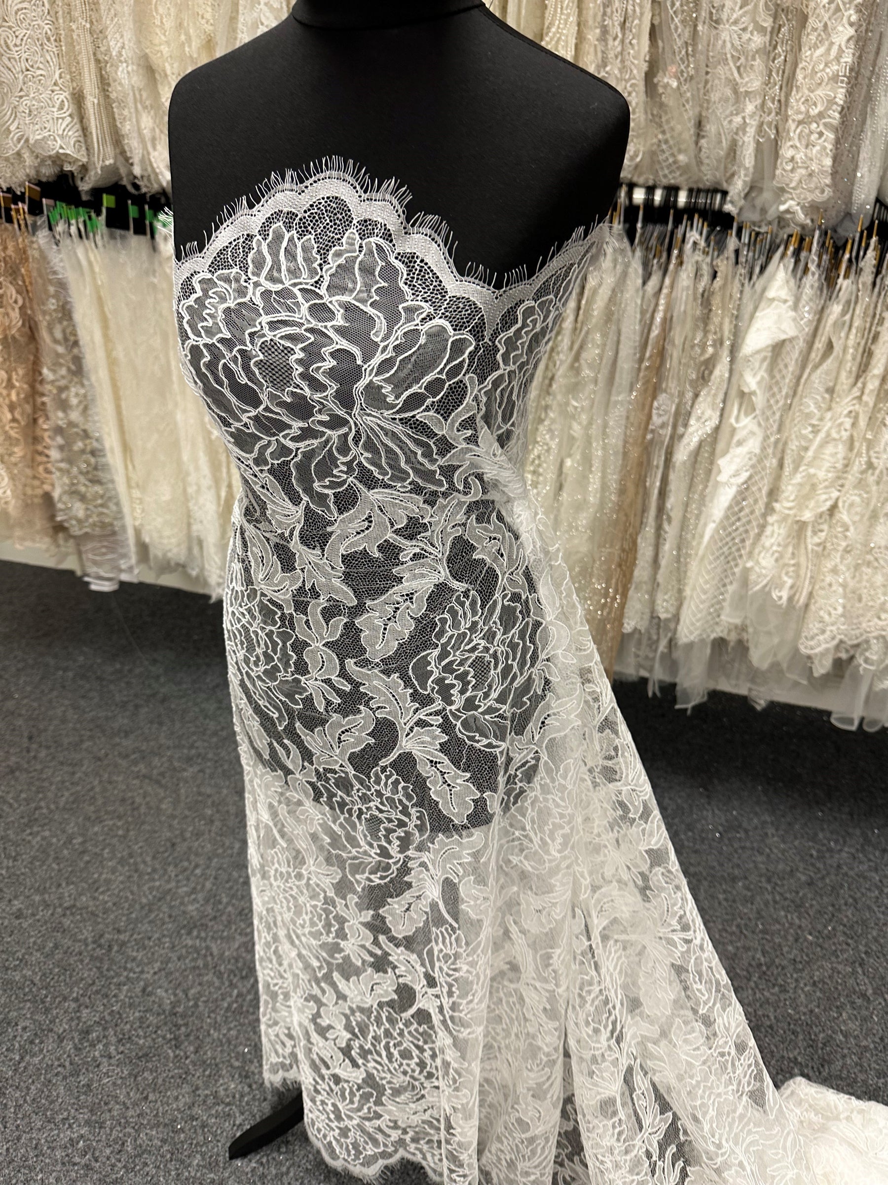 Ivory Corded Chantilly Lace - Terri