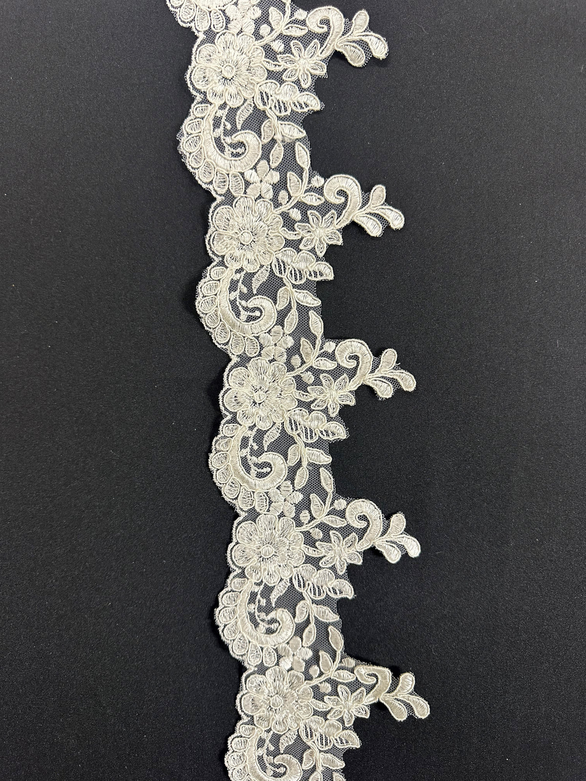 Ivory Corded Lace Trim - Hawaii