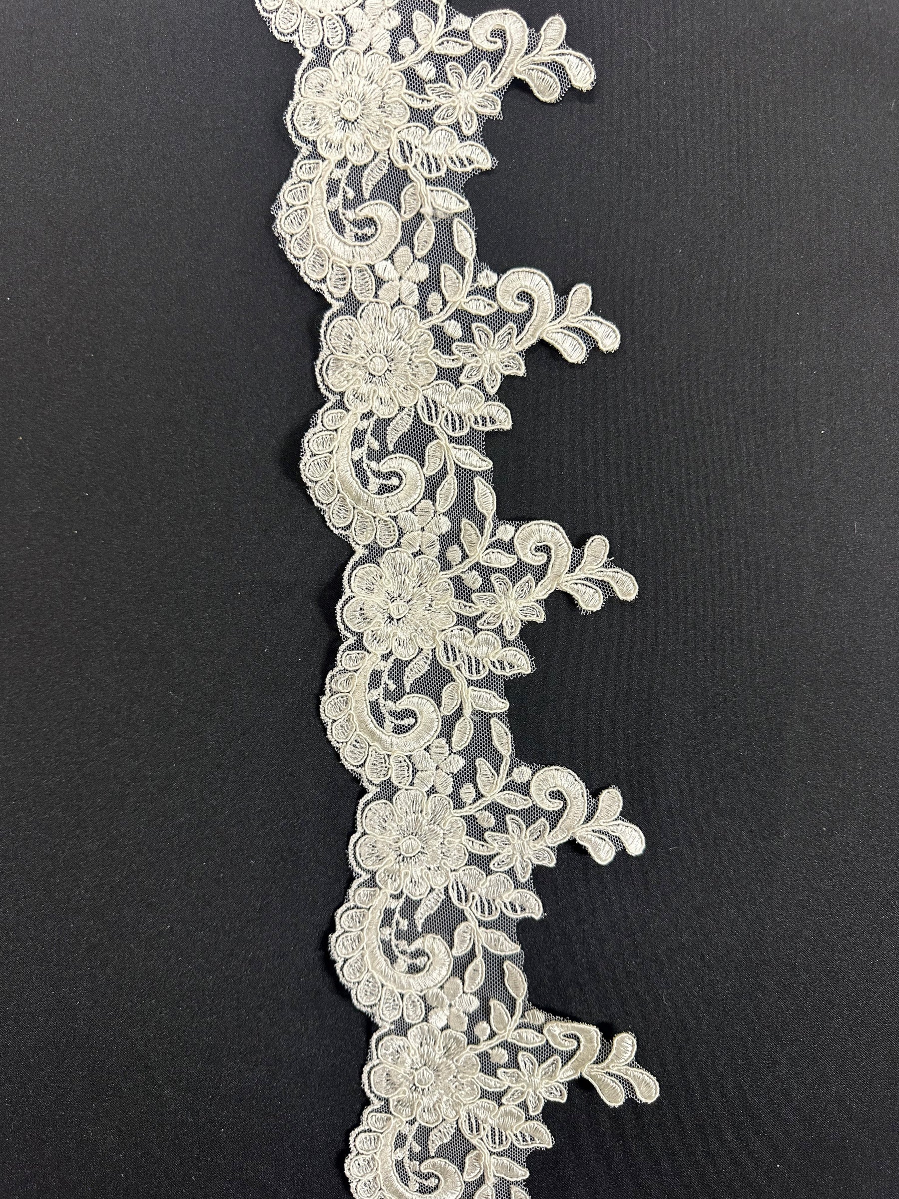 Ivory Corded Lace Trim - Hawaii