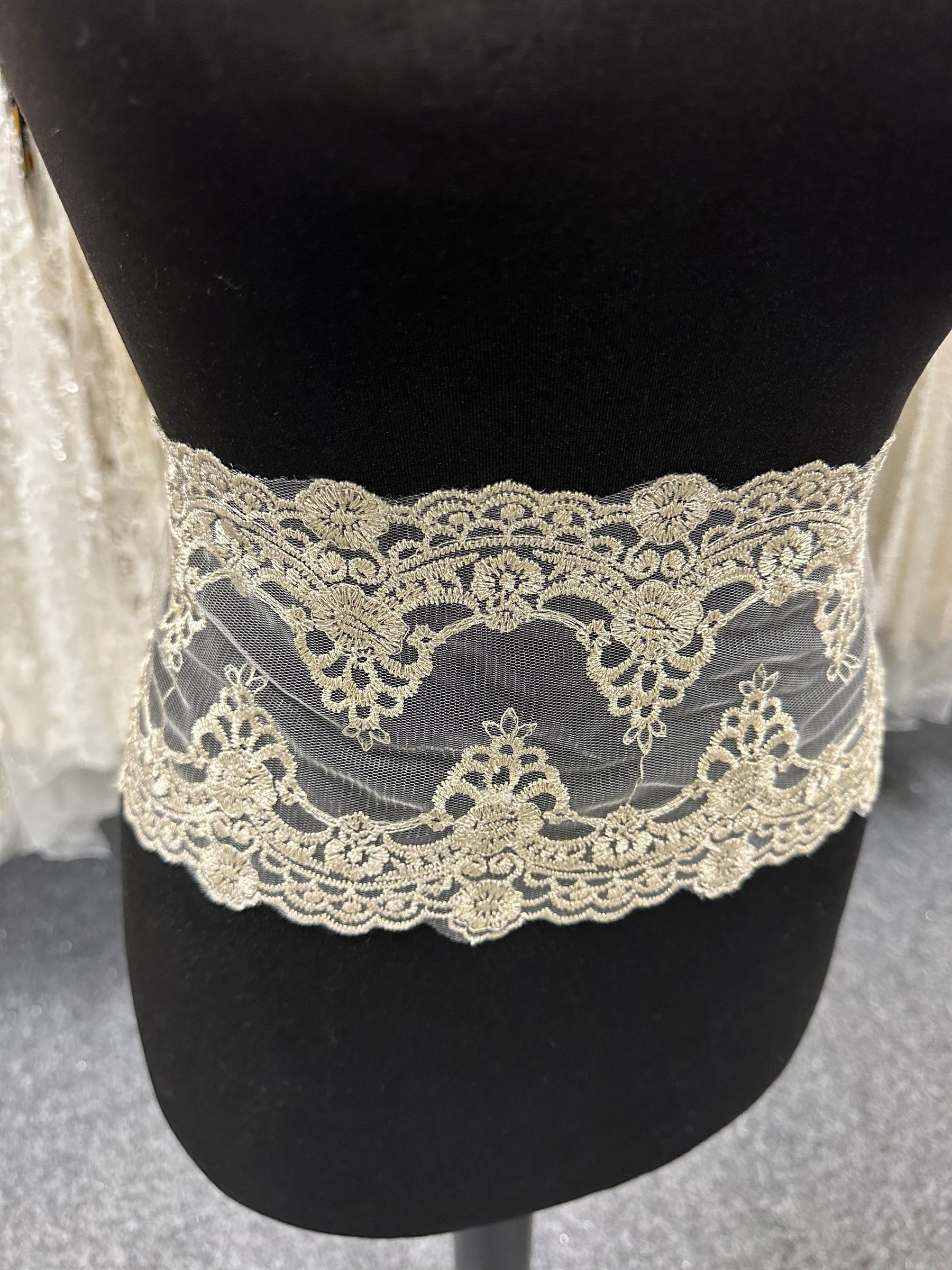 Gold Lace Trim - Cadenza
