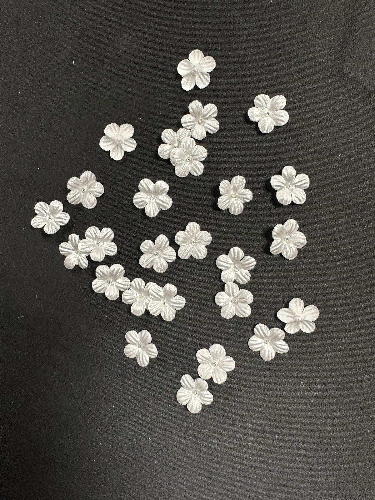 Ivory Laser Cut Flowers - M10 (Bag of 144)