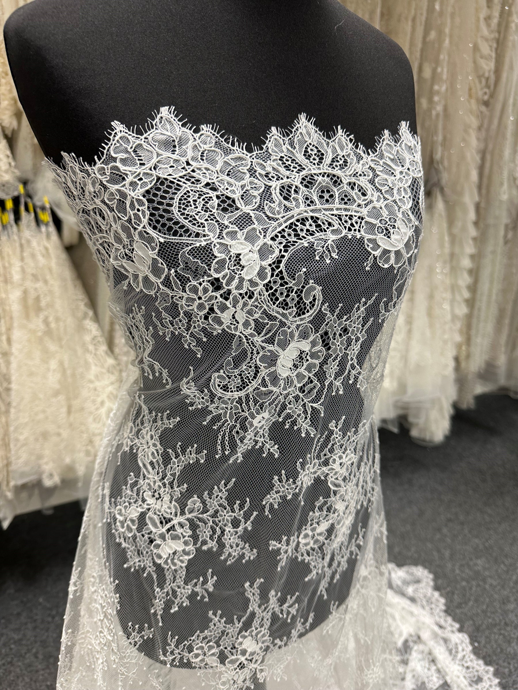 Ivory Corded Raschel Lace - Nubia