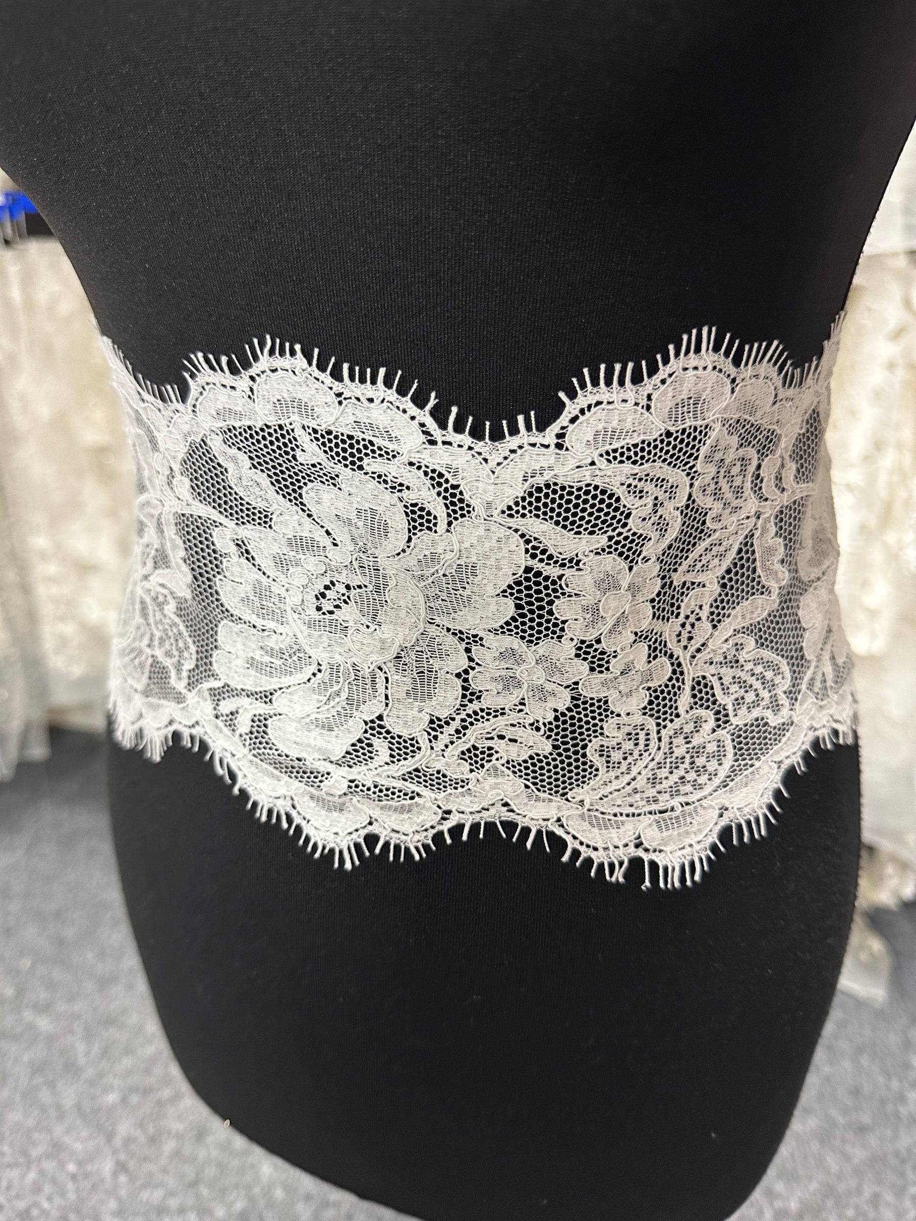 Ivory Corded Chantilly Lace Trim - Grusso