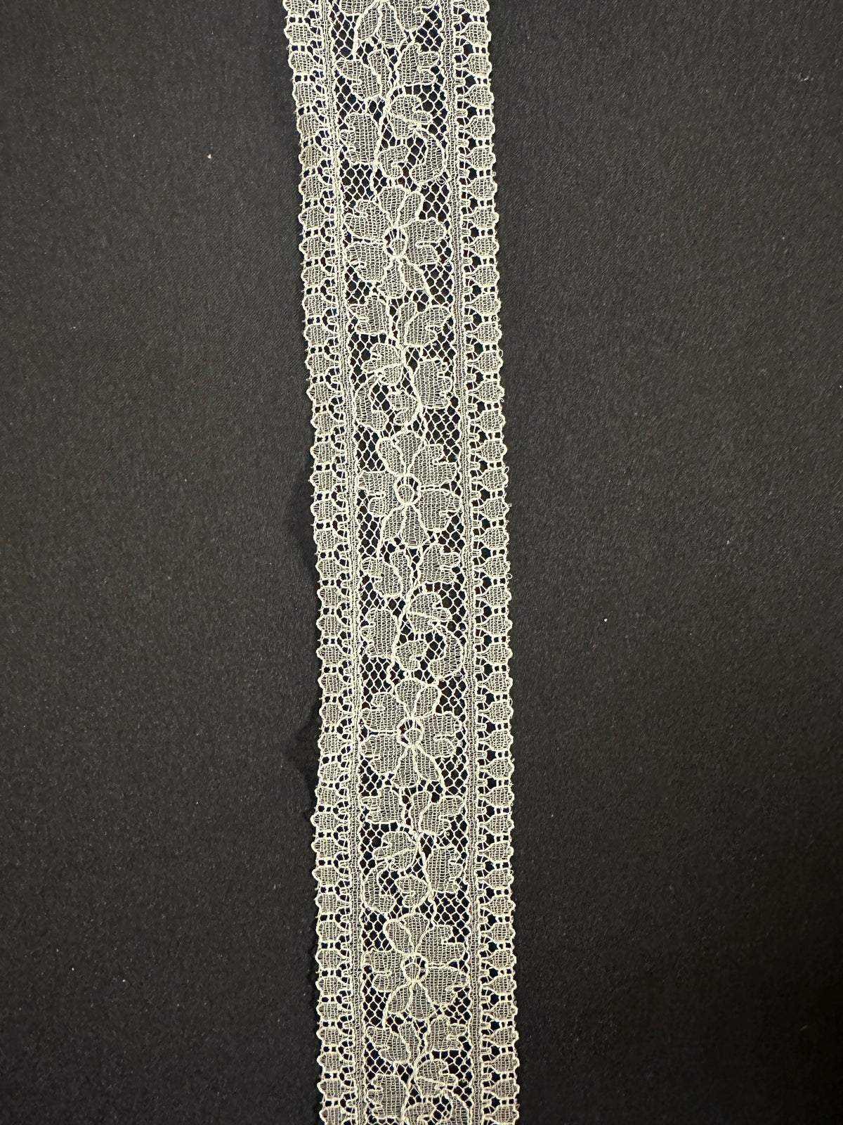 Ivory Chantilly Lace Trim - Rosaria