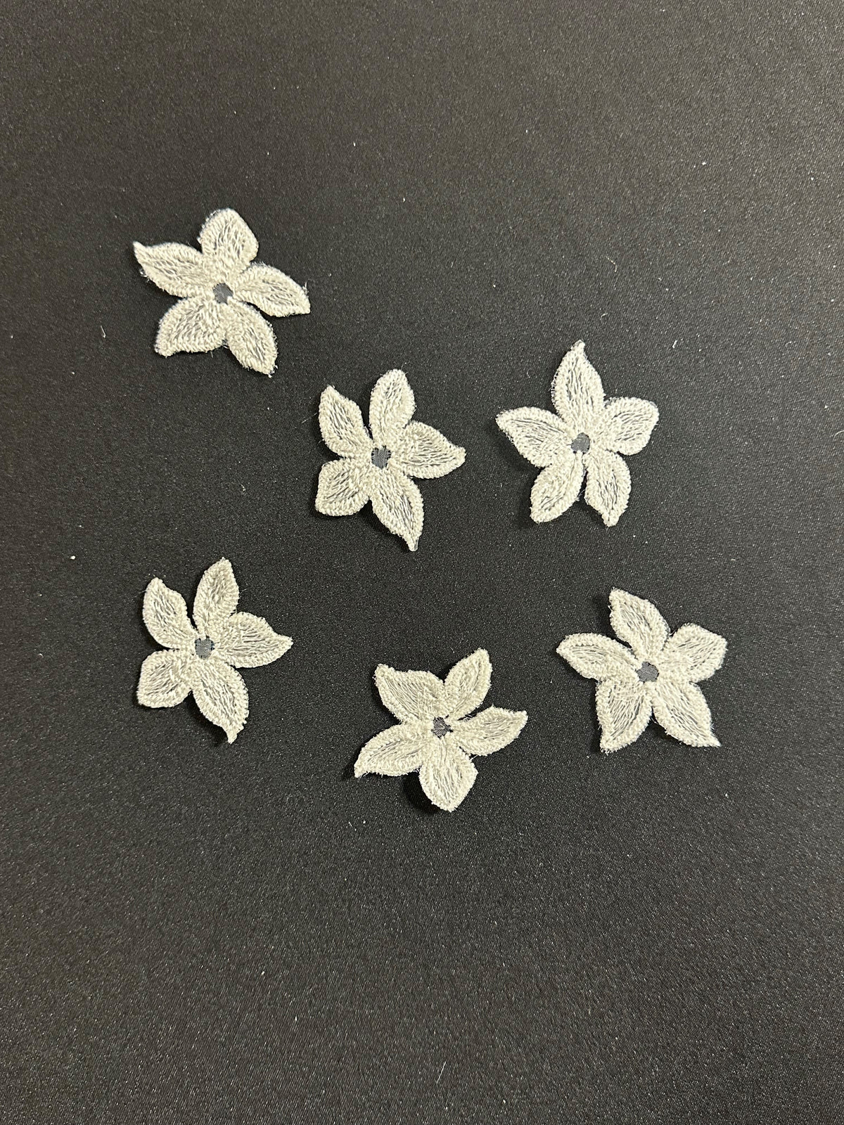 Ivory Embroidered Flower – Zinnia (Bags of 10)