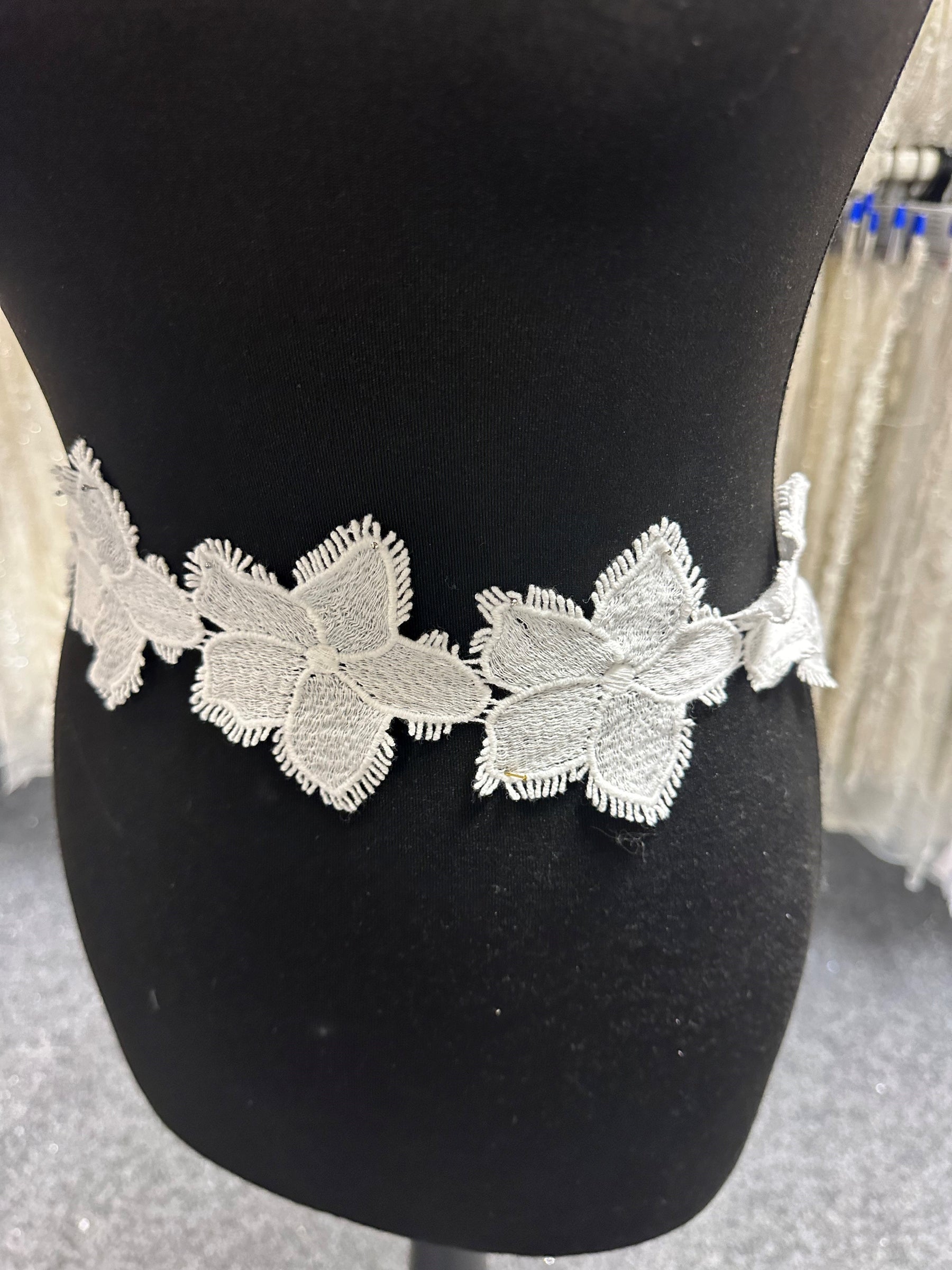 Ivory Guipure Lace Trim - Partridge