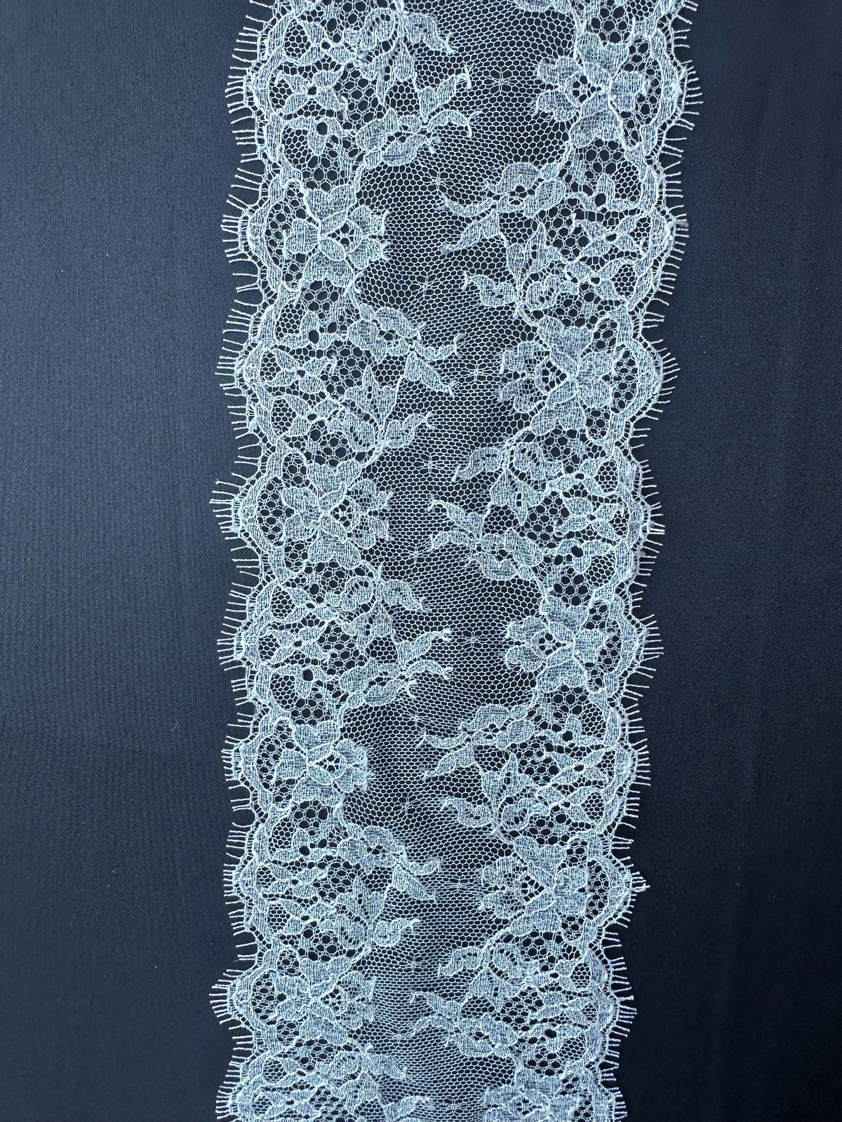 Ivory Chantilly Lace Trim - Arbour