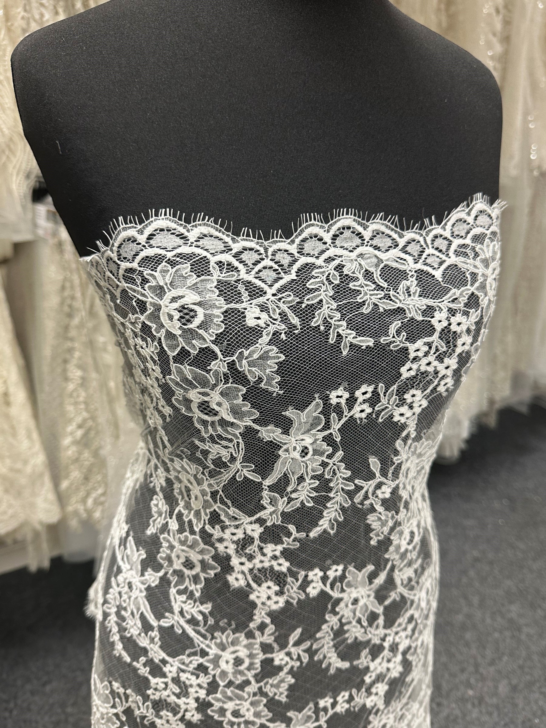 Ivory Corded Chantilly Lace - Rorie