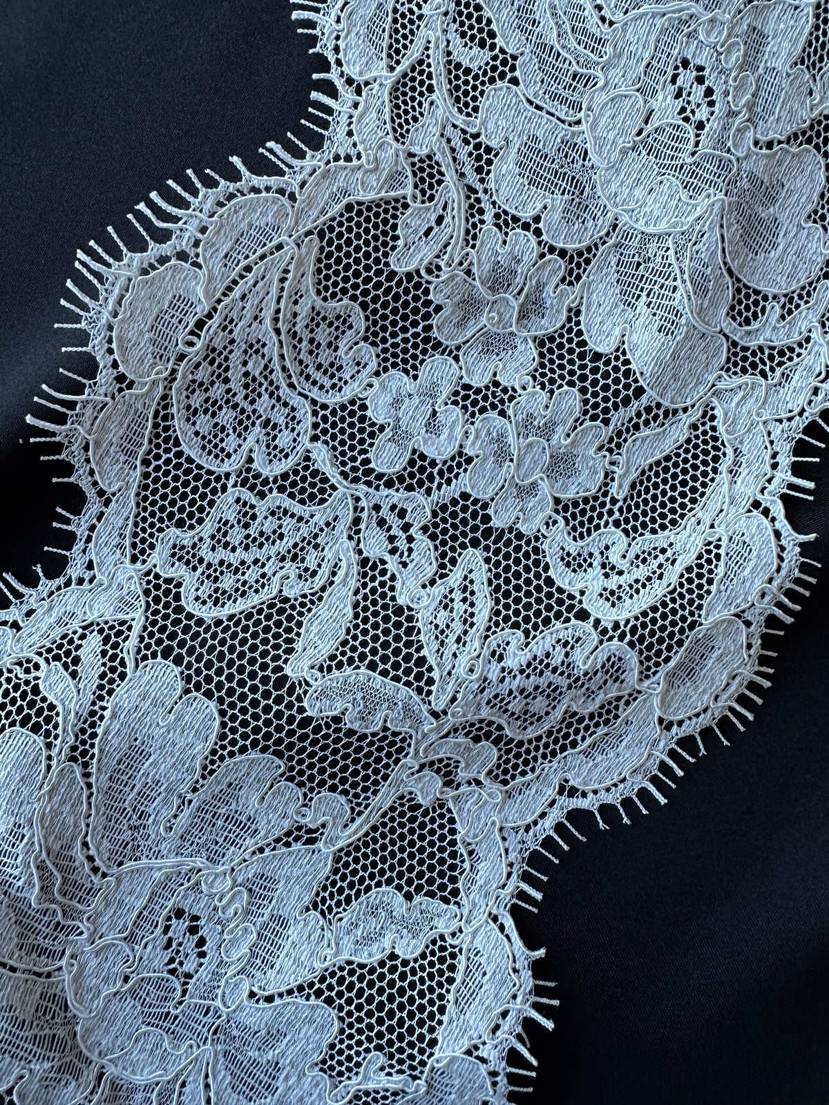Ivory Corded Chantilly Lace Trim - Grusso