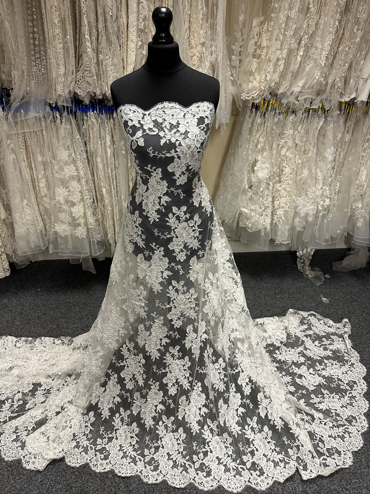 Ivory Corded Chantilly Lace – Zetina