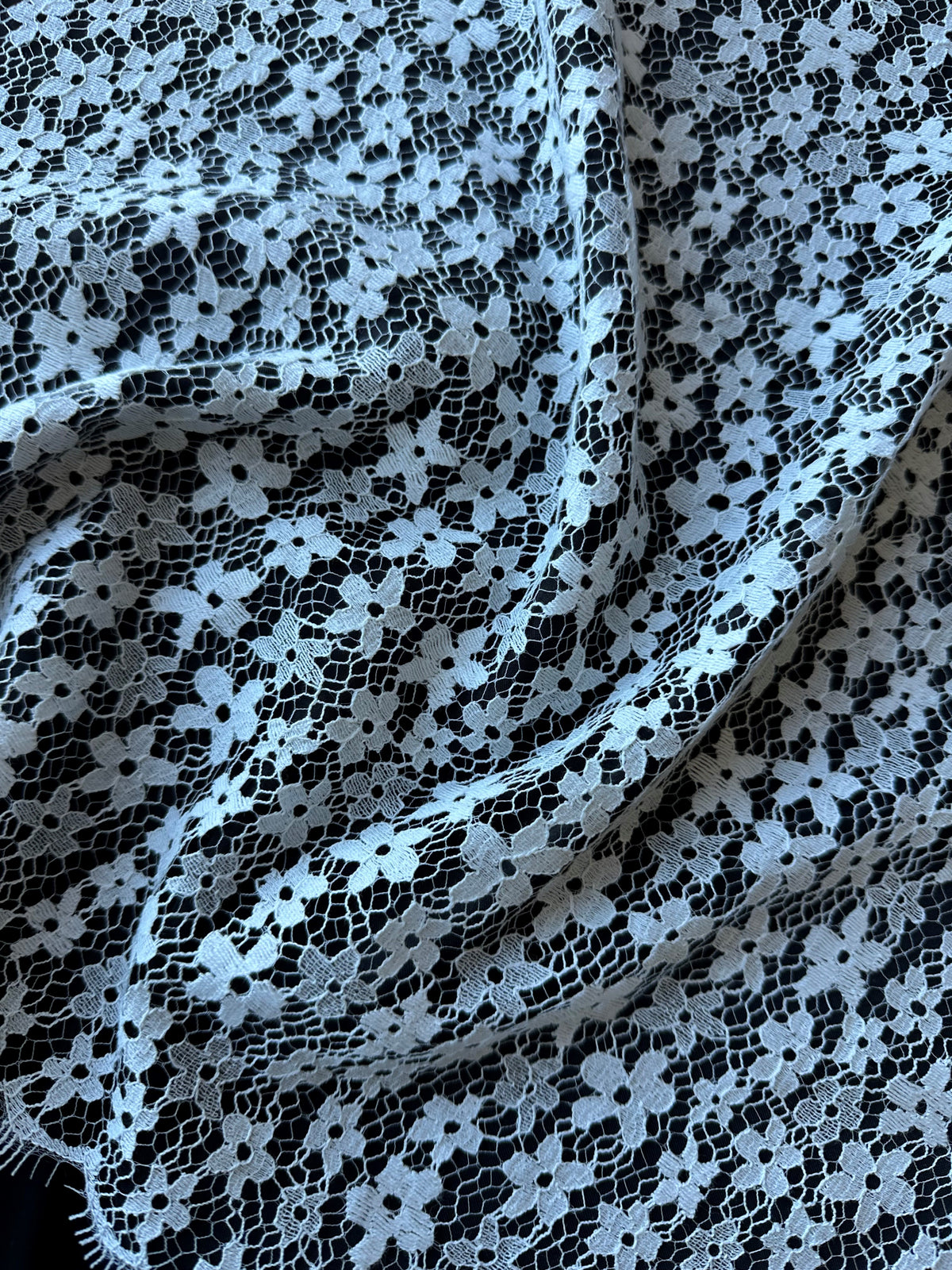 Ivory Chantilly Lace - Aino