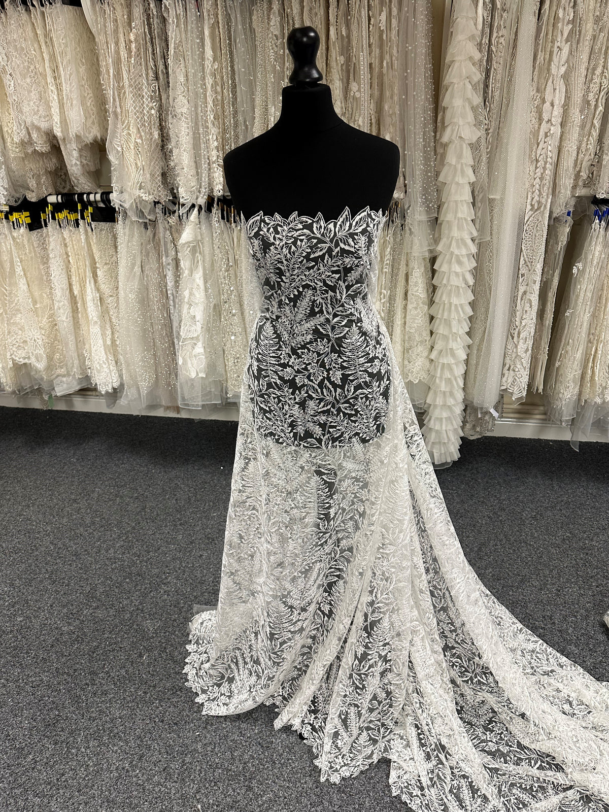 Ivory Embroidered Lace - Zulu