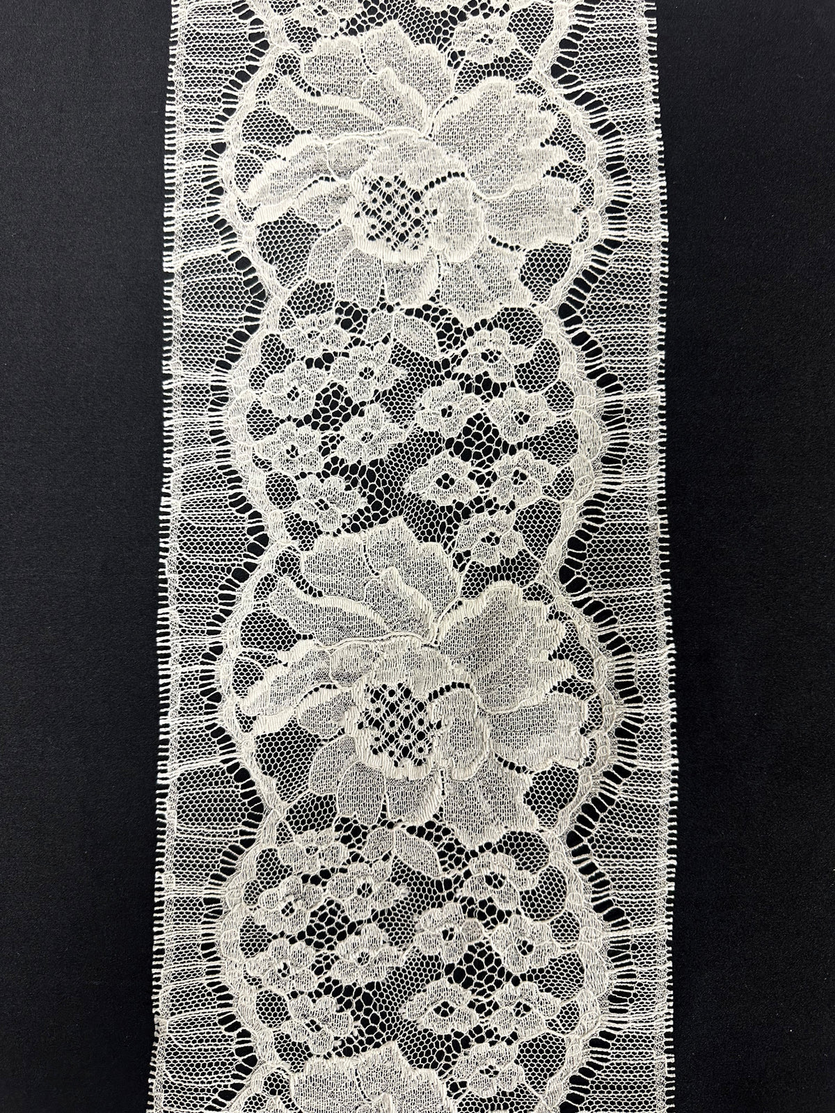 Ivory Chantilly Lace Trim - Lyra