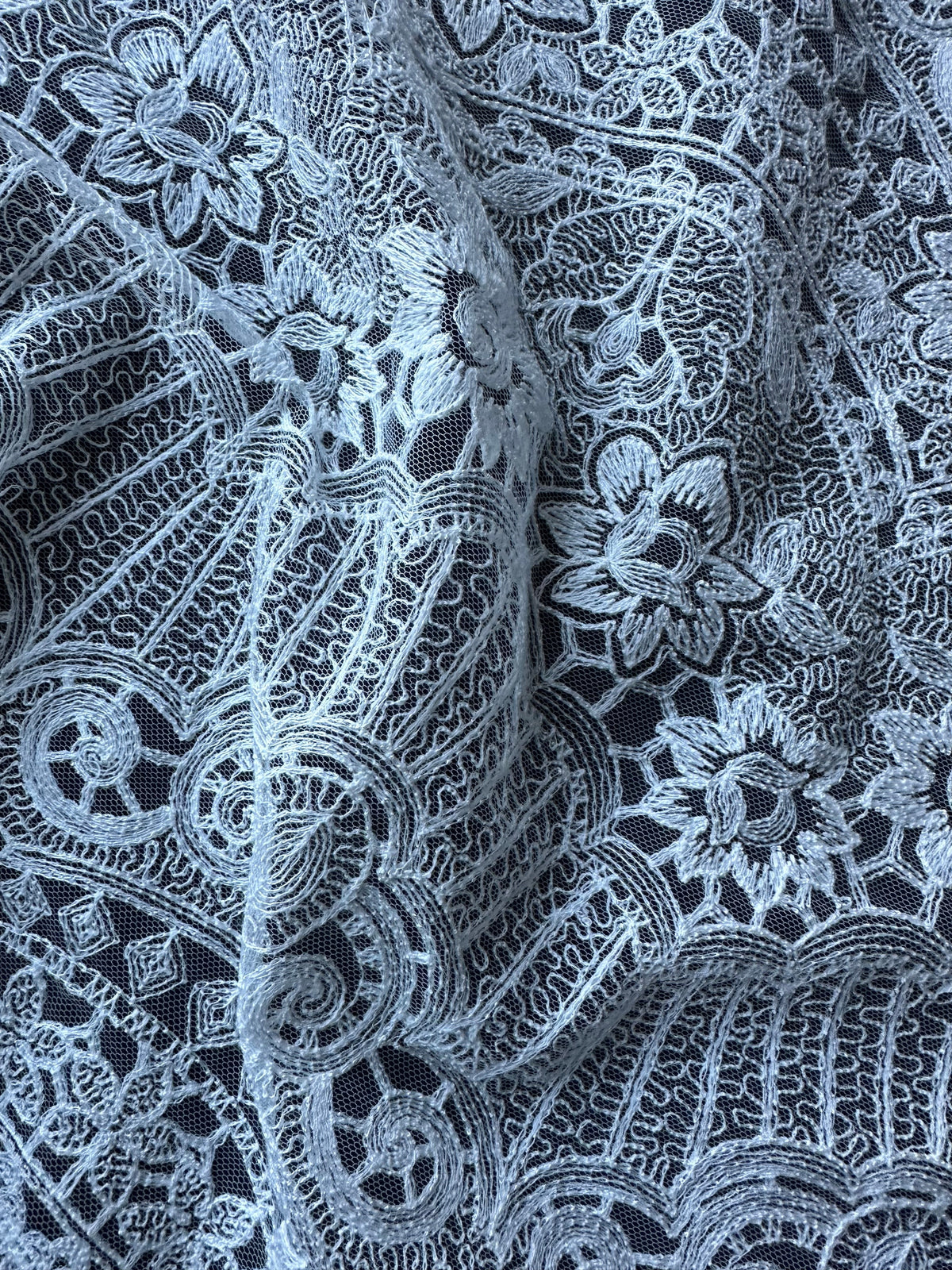 Ivory Embroidered Lace - Tremendo