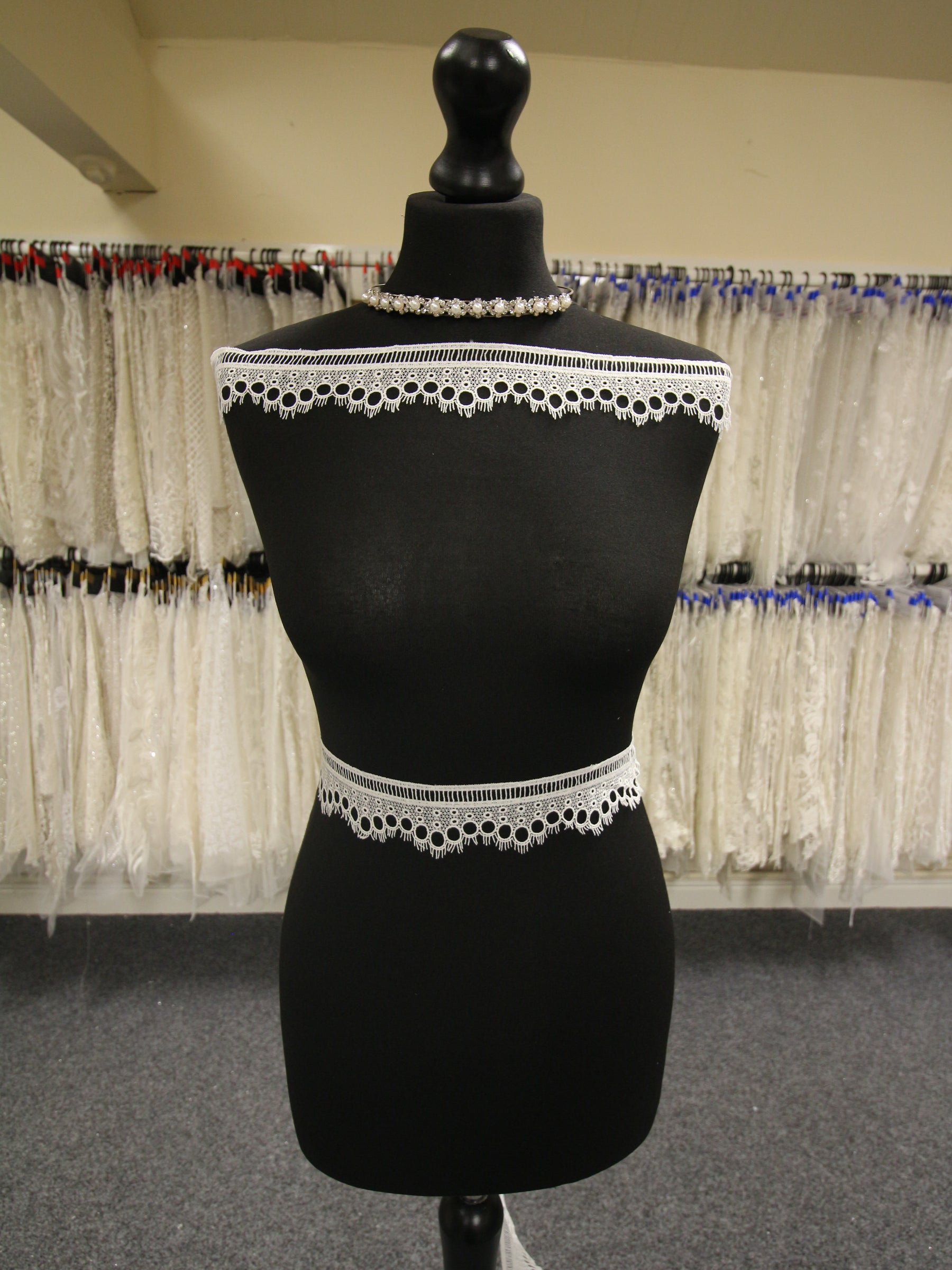 Ivory Lace Trim - Hemlock